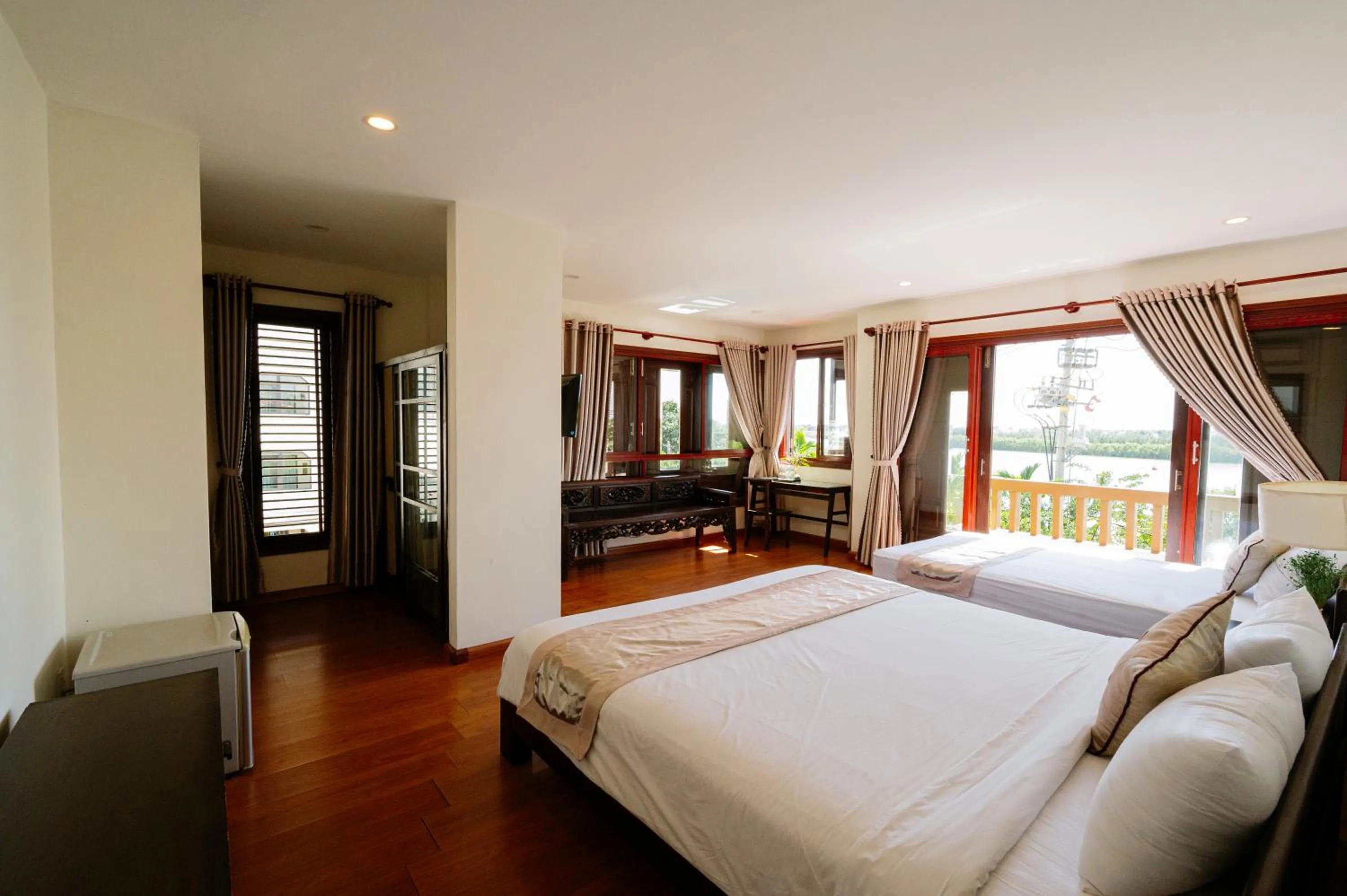 Photo of the whole room, Bed in B'Lan Riverside Villa