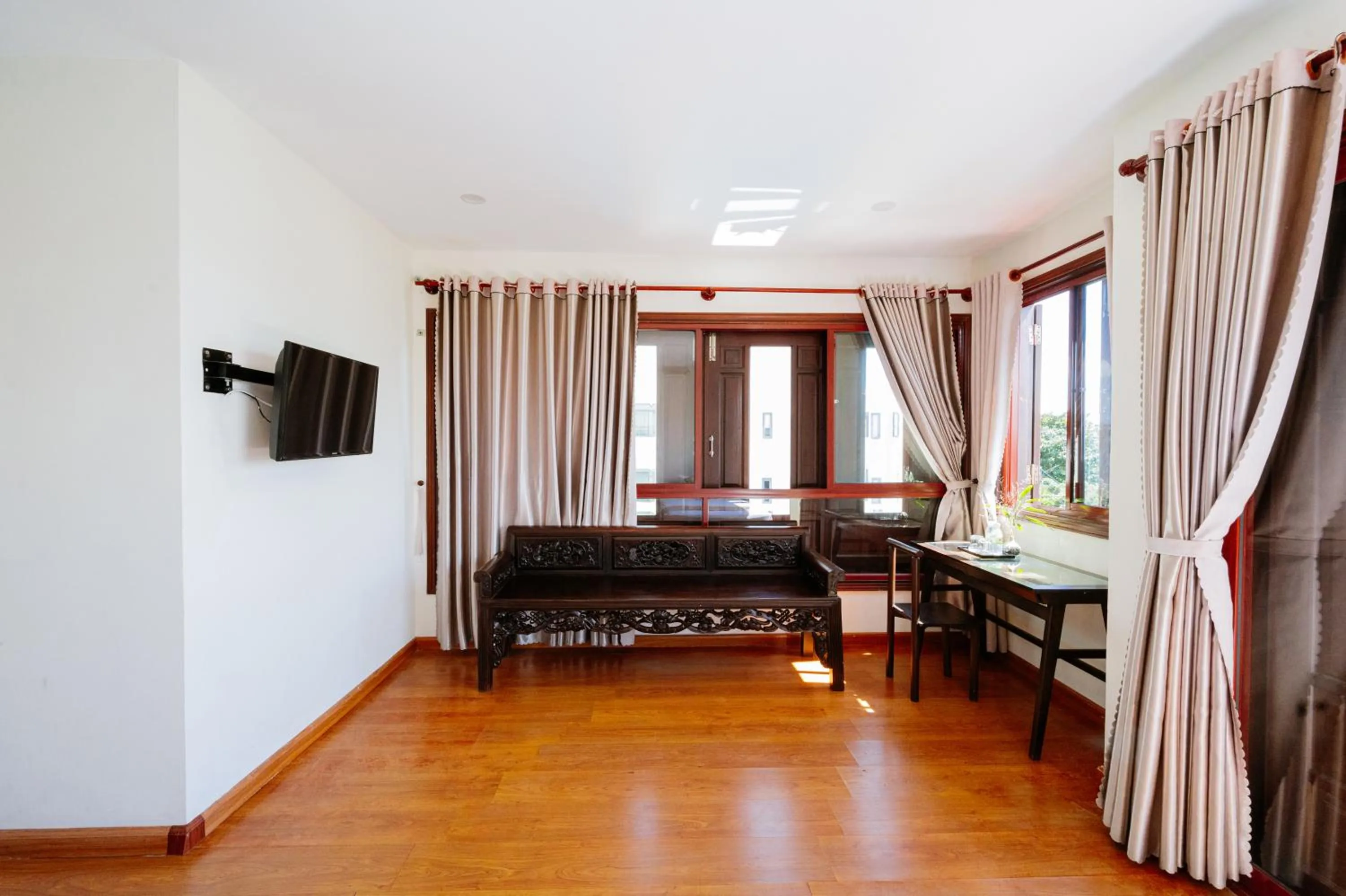 hair dresser, Bed in B'Lan Riverside Villa