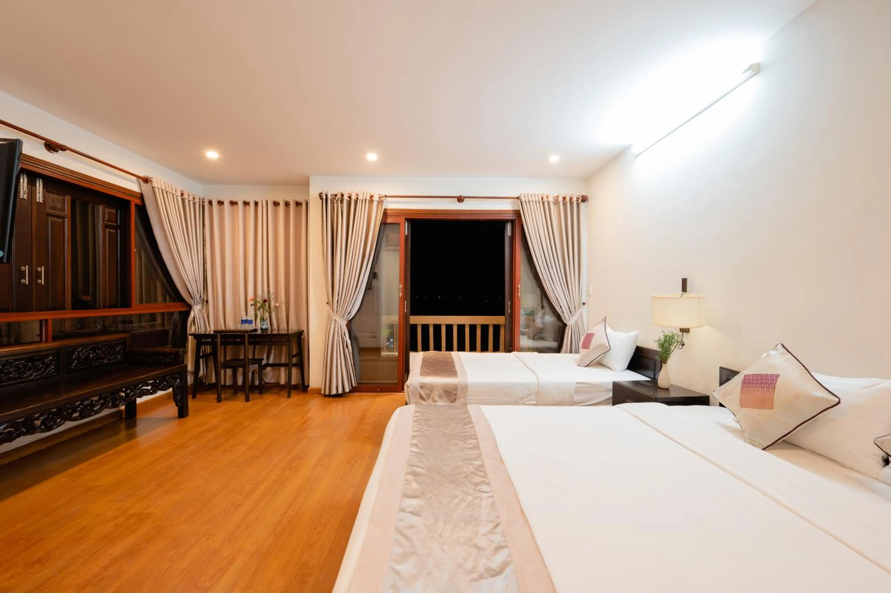 Dining area, Bed in B'Lan Riverside Villa