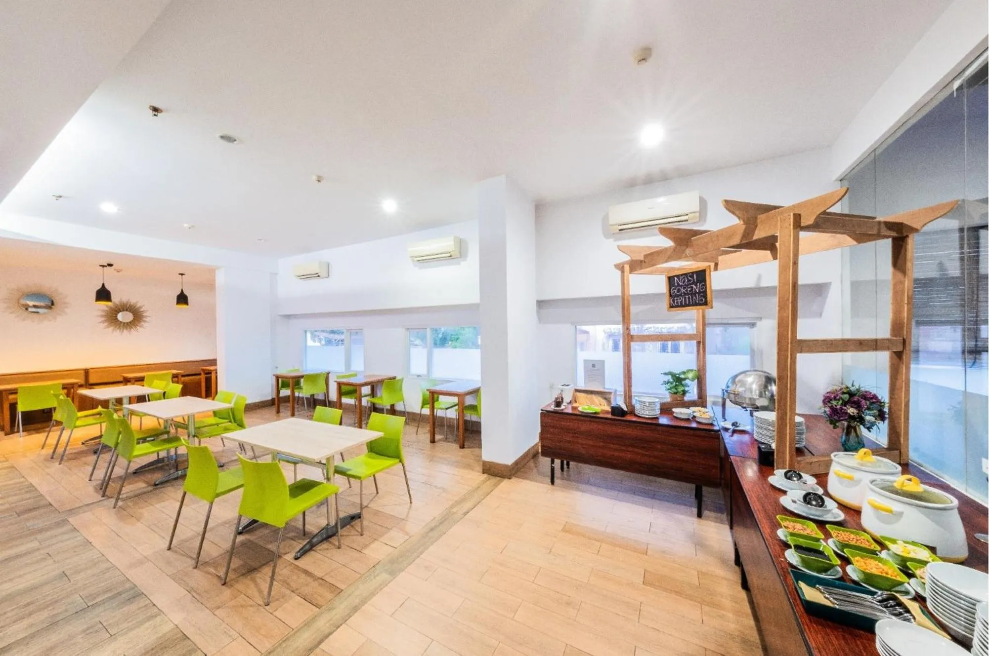 Restaurant/places to eat in Whiz Prime Hotel Balikpapan