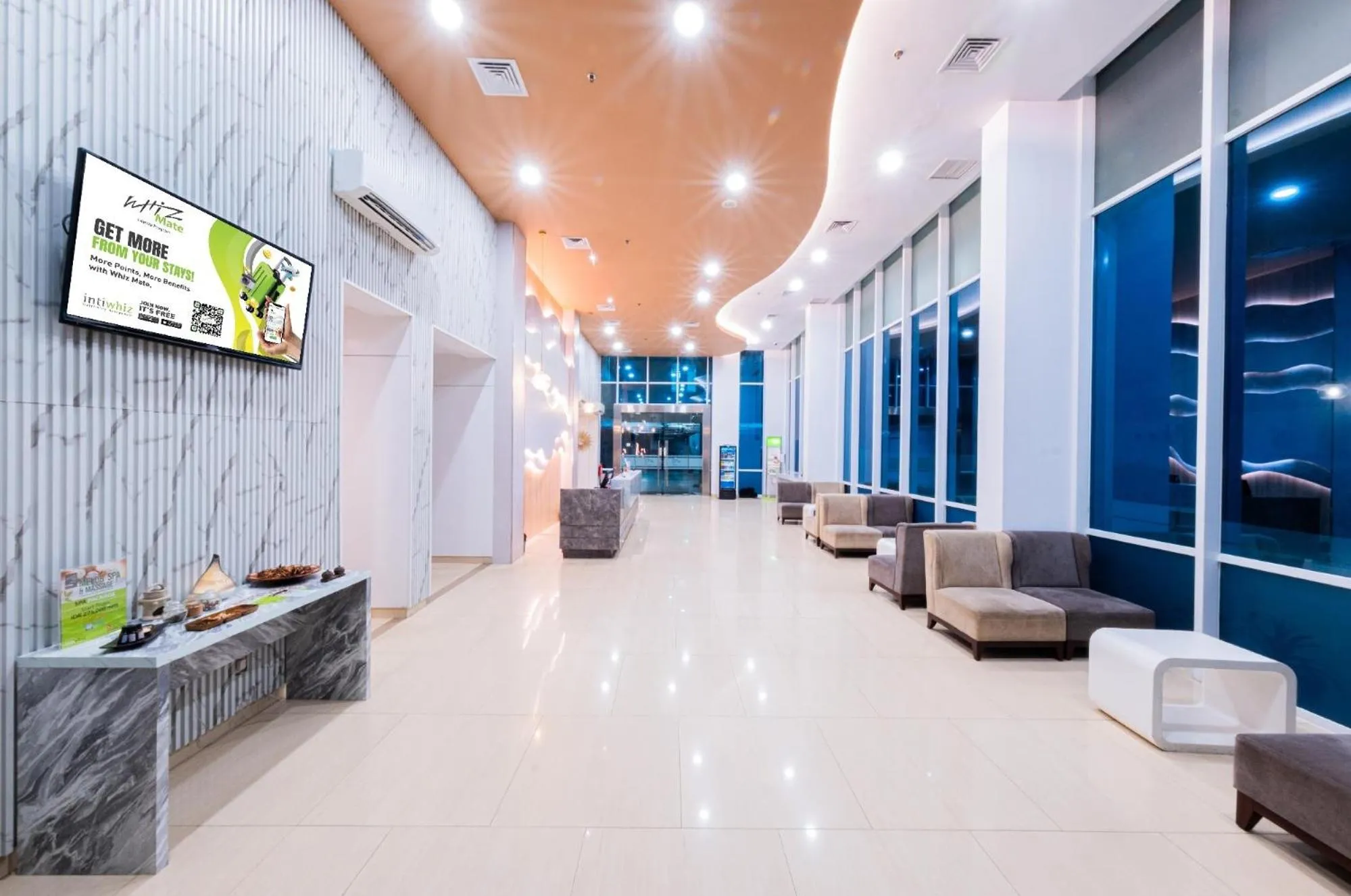 Lobby or reception in Whiz Prime Hotel Balikpapan