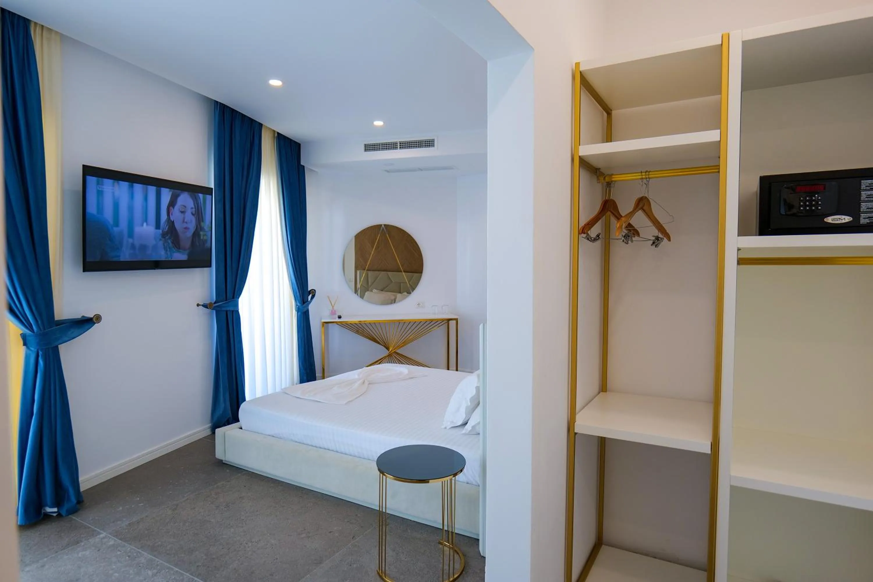 Bed in HH Boutique Hotel