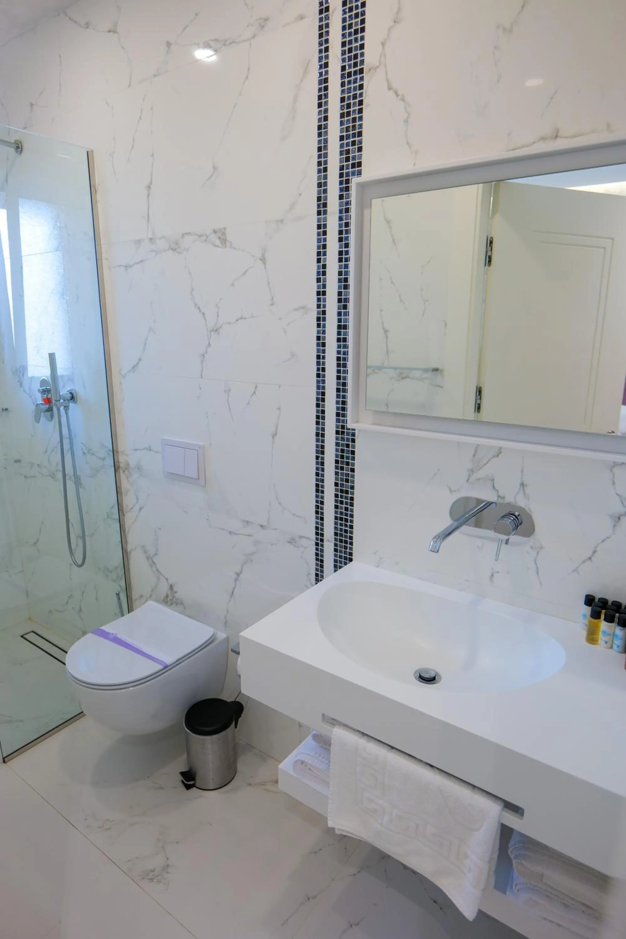 Bathroom in HH Boutique Hotel