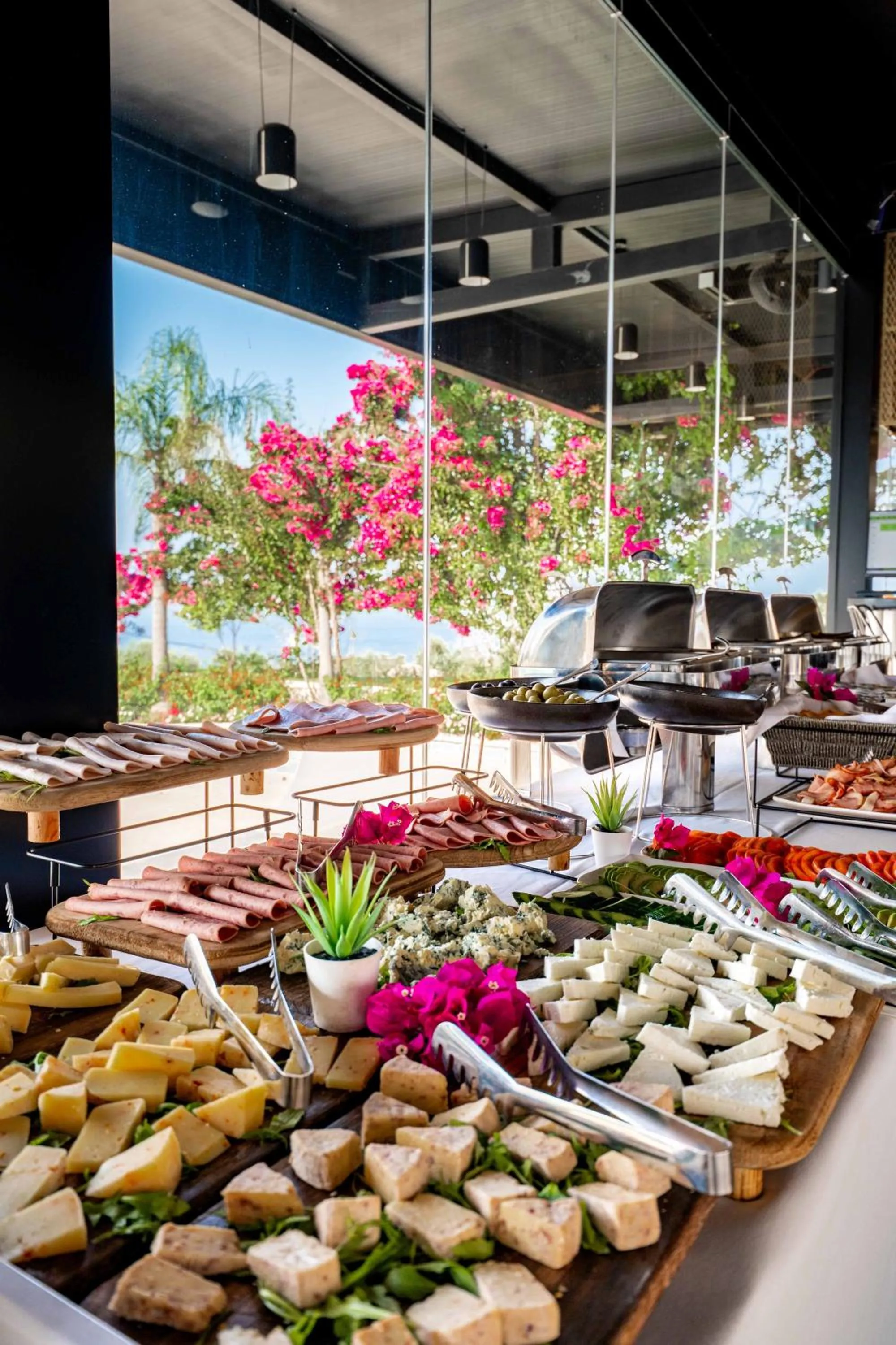 Breakfast in Blue Boutique Hotel