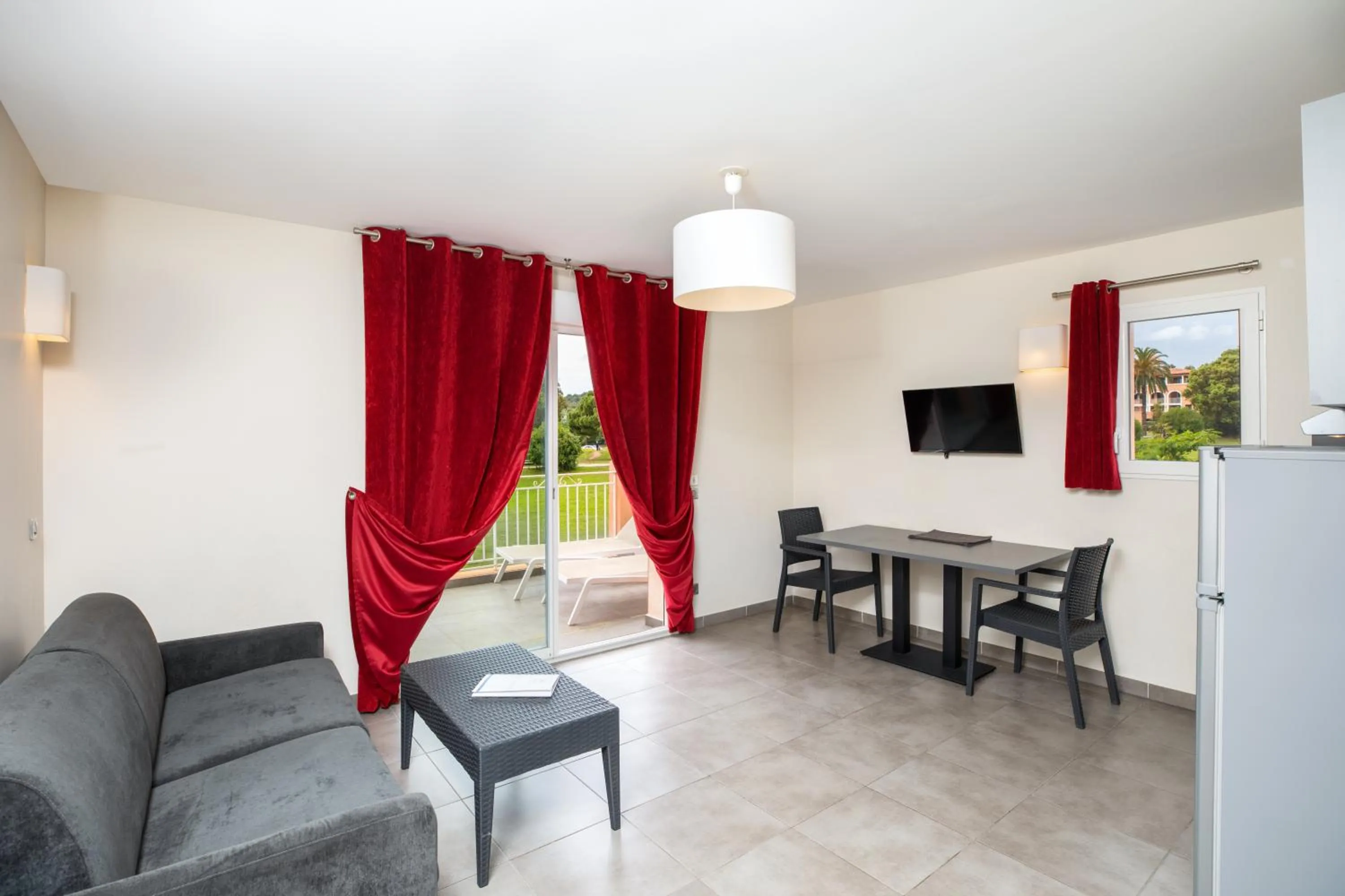 Living room in SOWELL RESIDENCES Les Perles du Golfe de Saint-Tropez