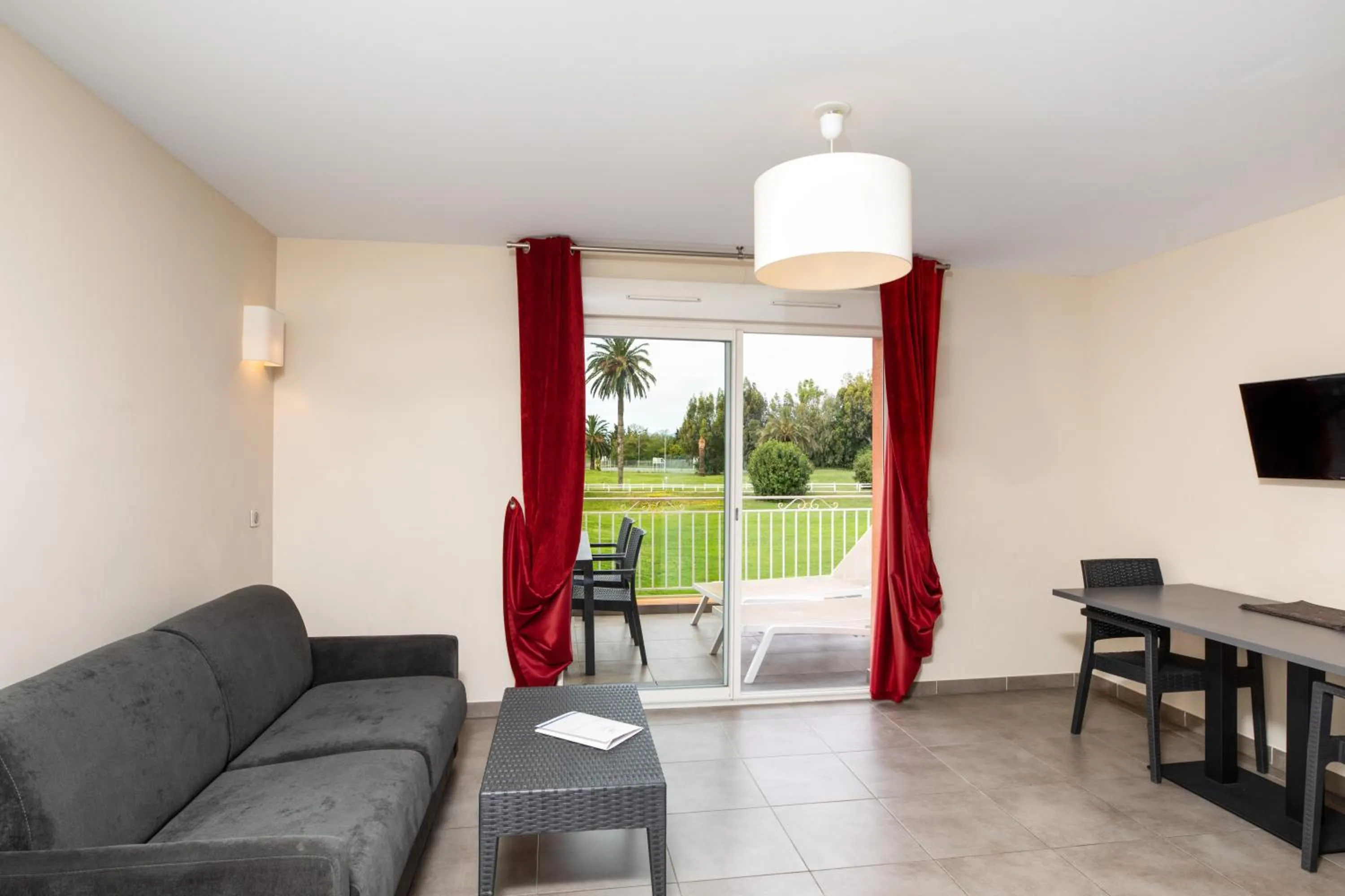 Living room in SOWELL RESIDENCES Les Perles du Golfe de Saint-Tropez