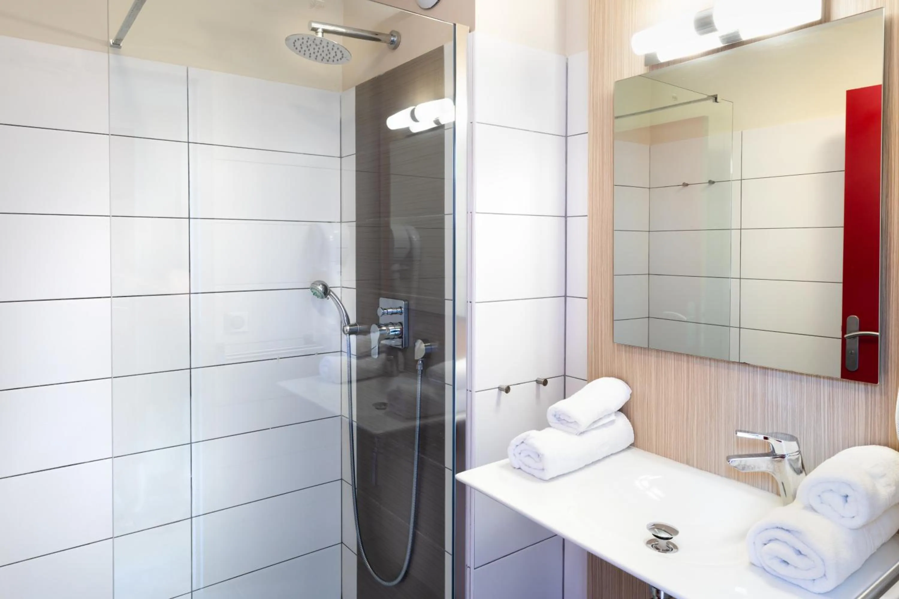 Bathroom in SOWELL RESIDENCES Les Perles du Golfe de Saint-Tropez