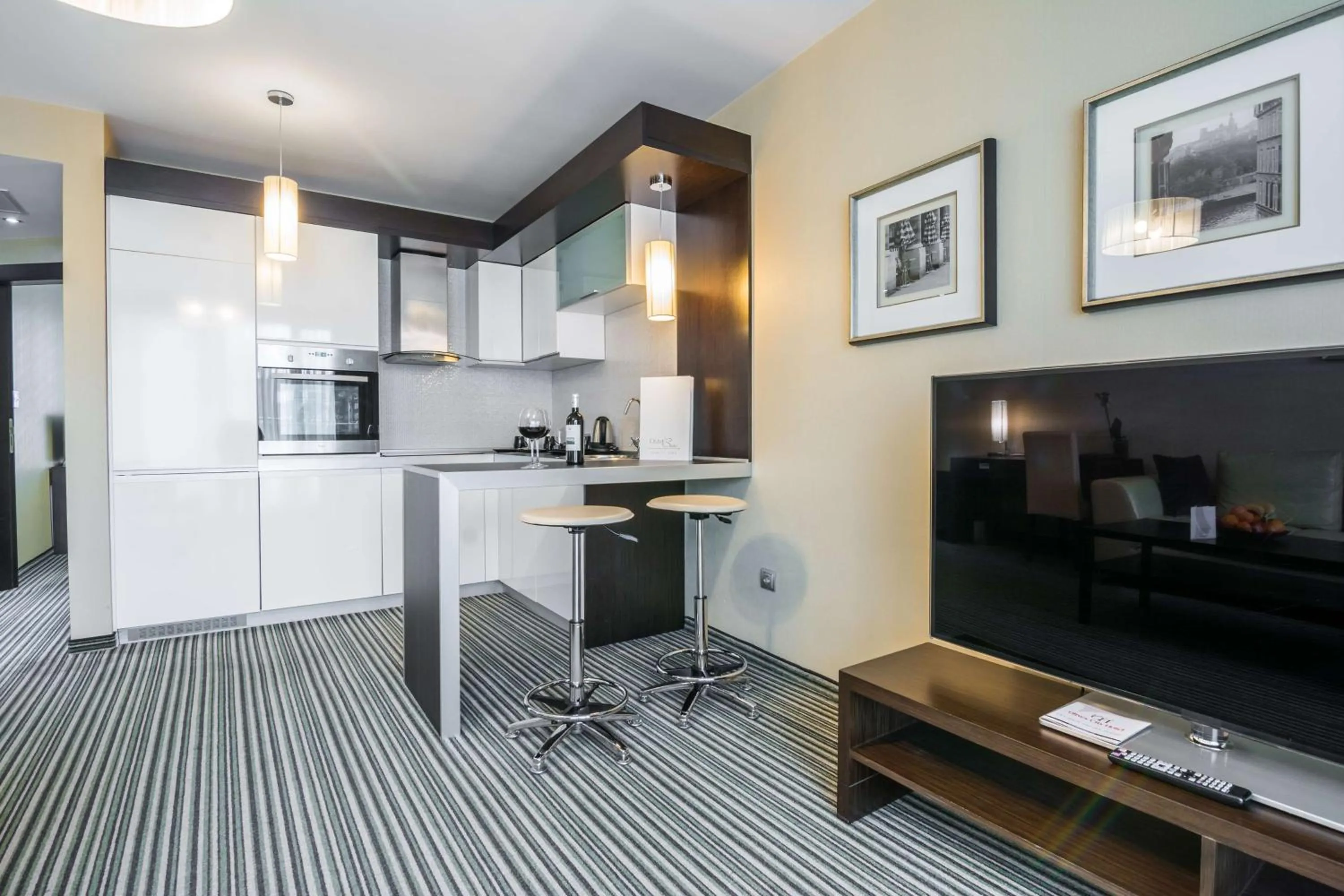 Kitchen or kitchenette in Best Western Plus Olives City Hotel - Free Pool & Parking