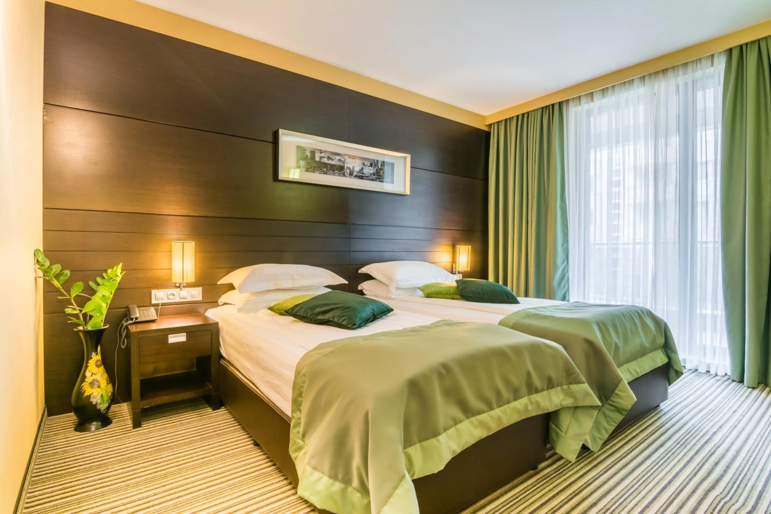 Bedroom, Bed in Best Western Plus Olives City Hotel - Free Pool & Parking