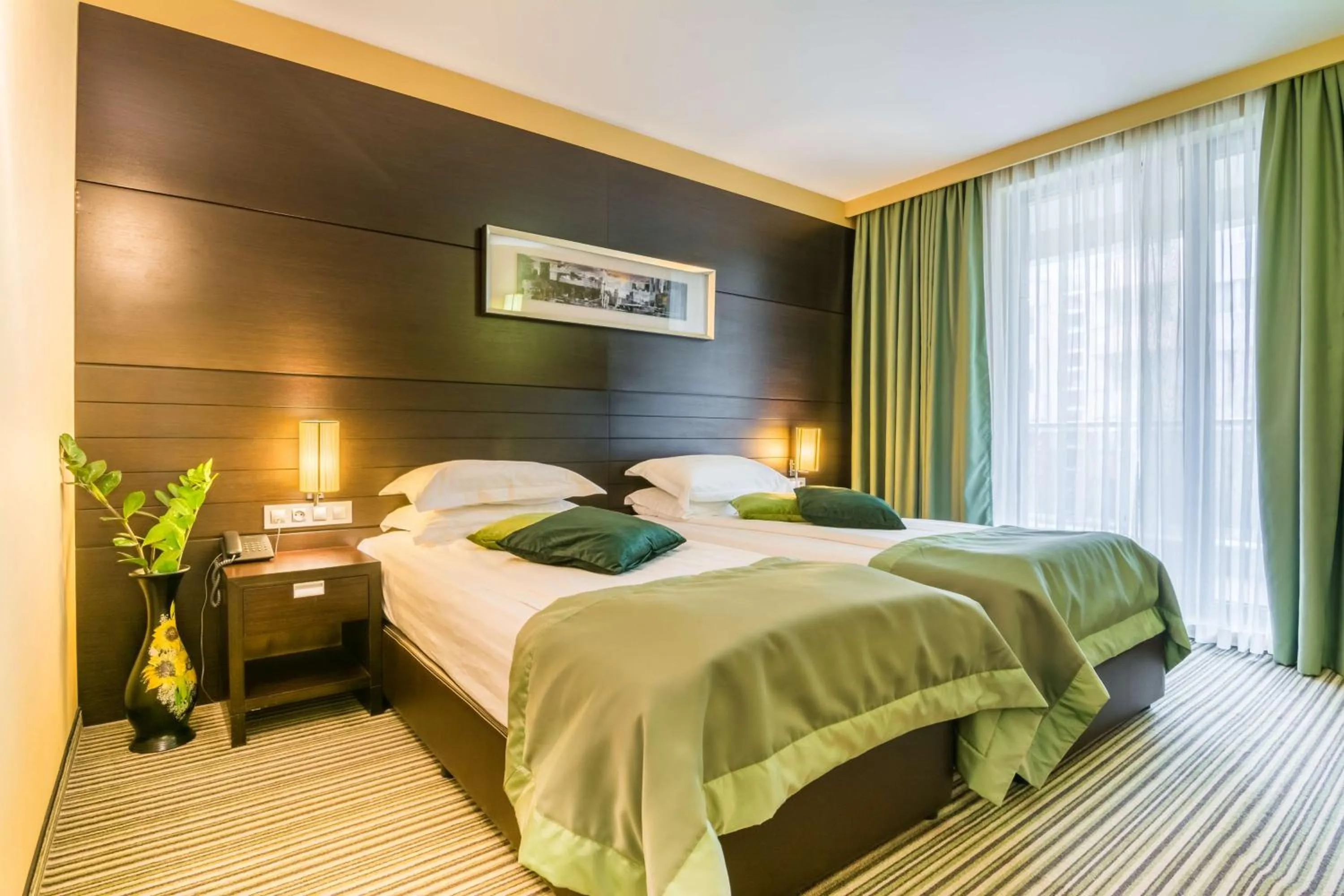 Bedroom, Bed in Best Western Plus Olives City Hotel - Free Pool & Parking