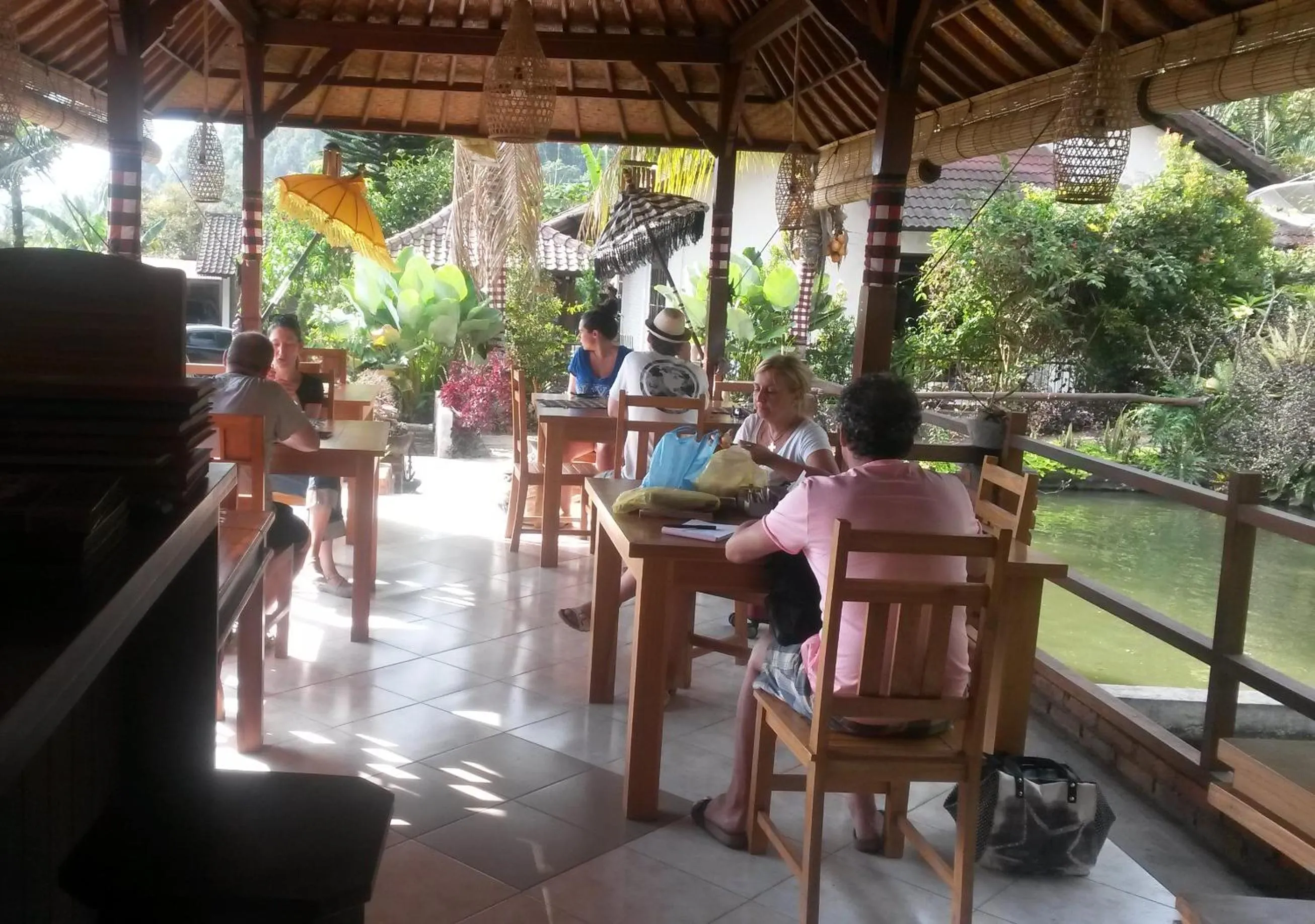 Restaurant/places to eat in Amartya Puri Green Cottages