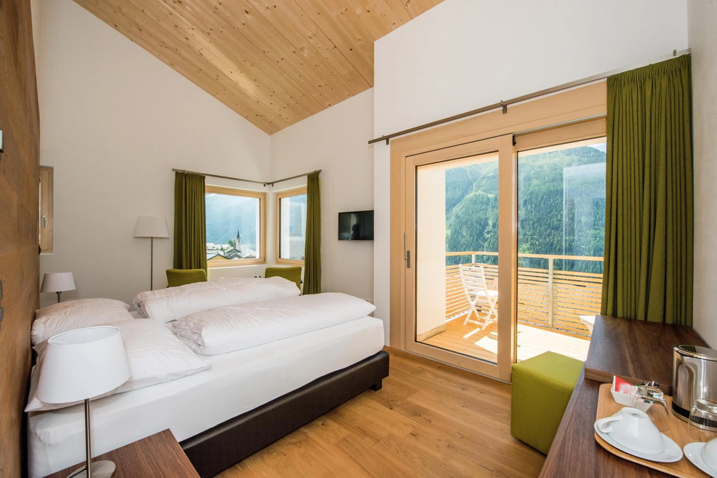 Bed in Guarda Lodge