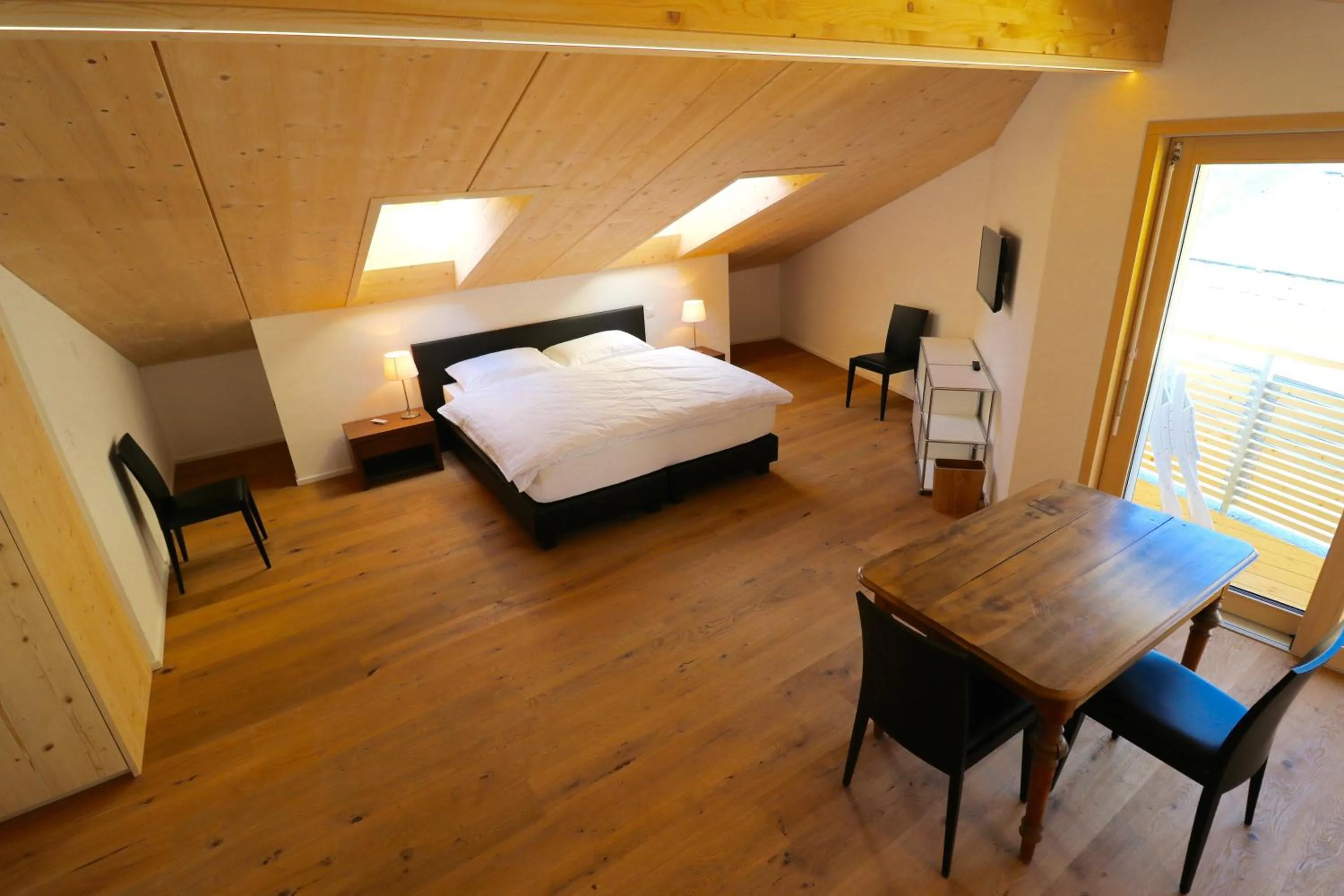 TV and multimedia, Bed in Guarda Lodge