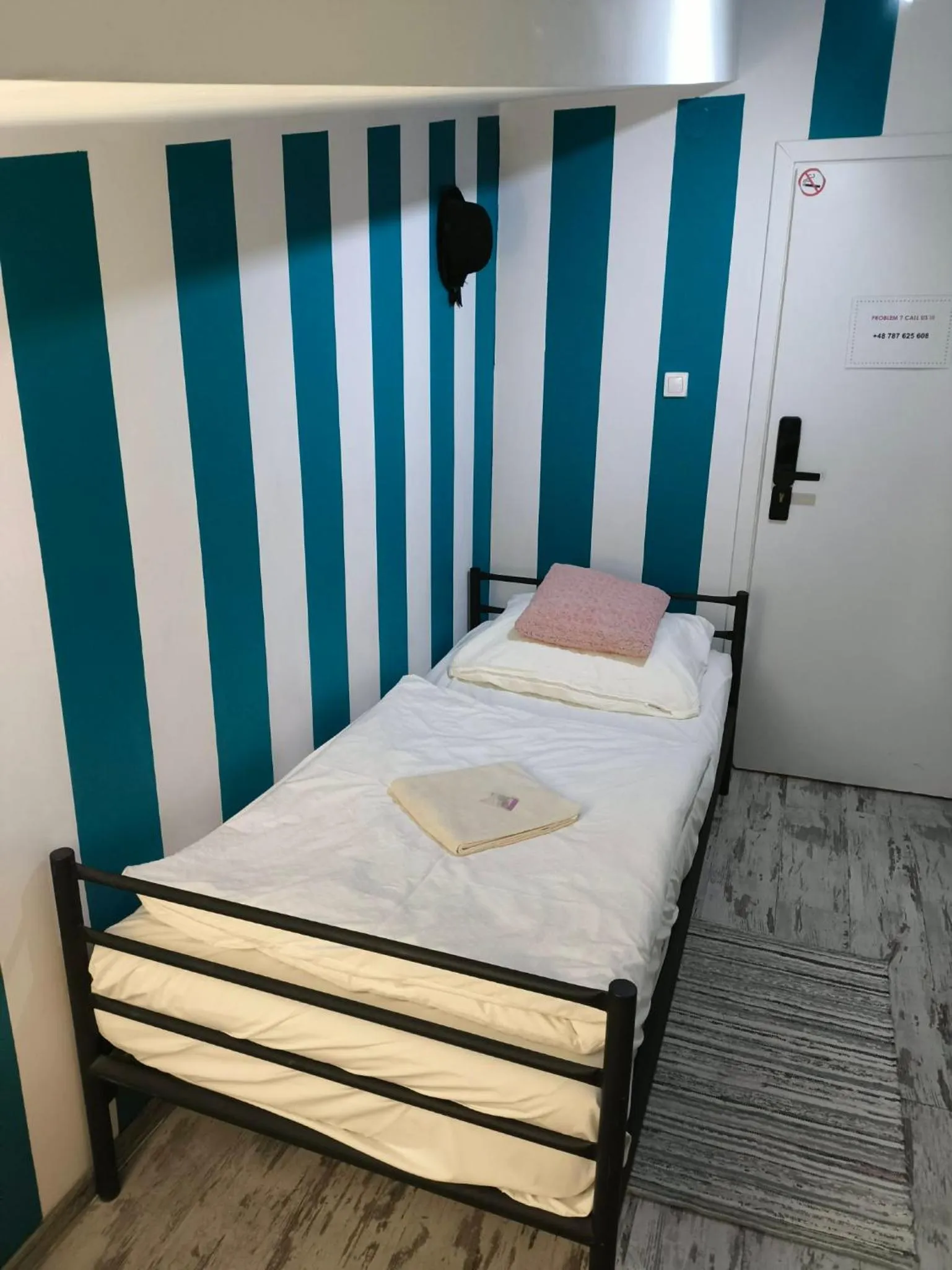 Bedroom, Bed in AB Hostel