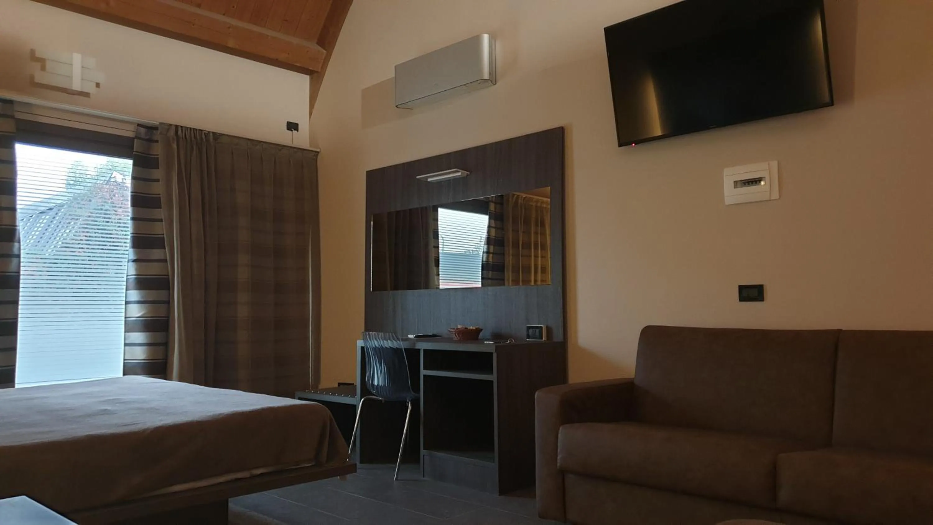 TV and multimedia in Hotel Seven Rooms