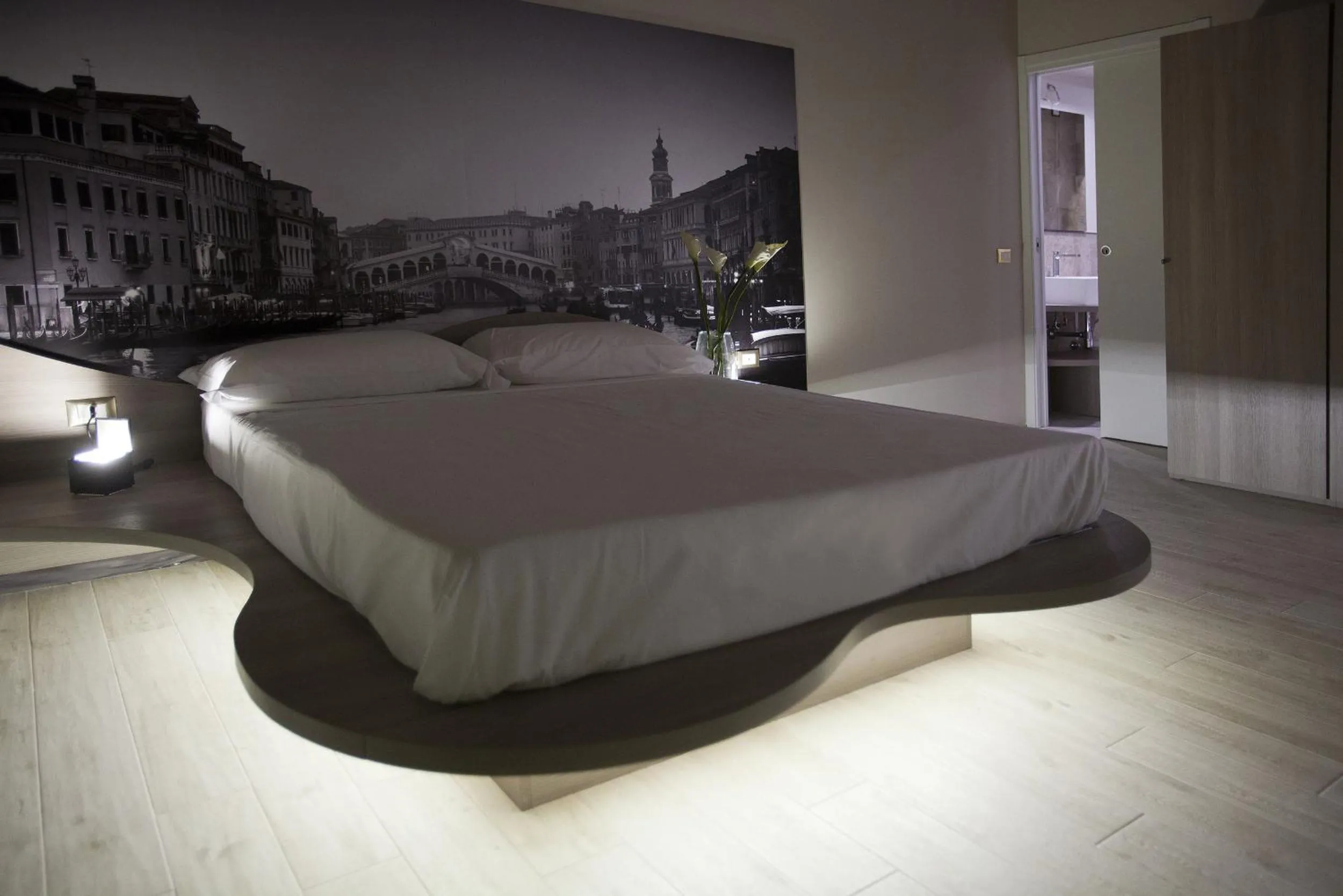 Photo of the whole room in Hotel Seven Rooms