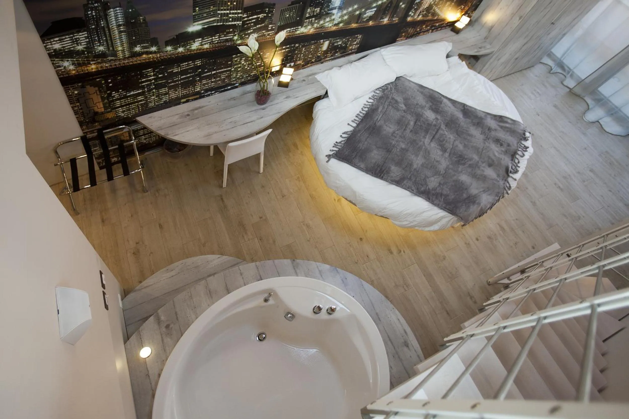 Photo of the whole room in Hotel Seven Rooms