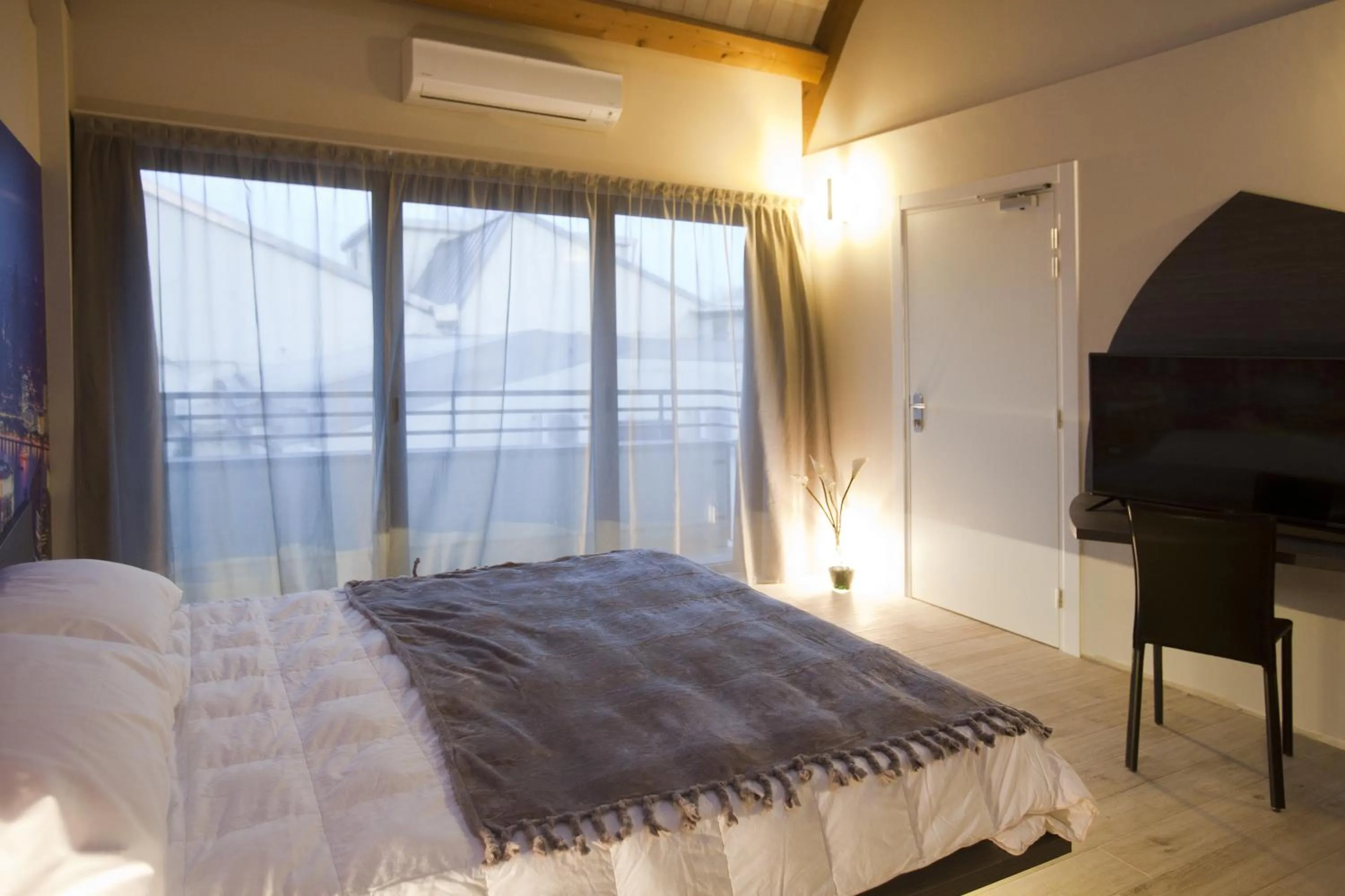 Photo of the whole room in Hotel Seven Rooms