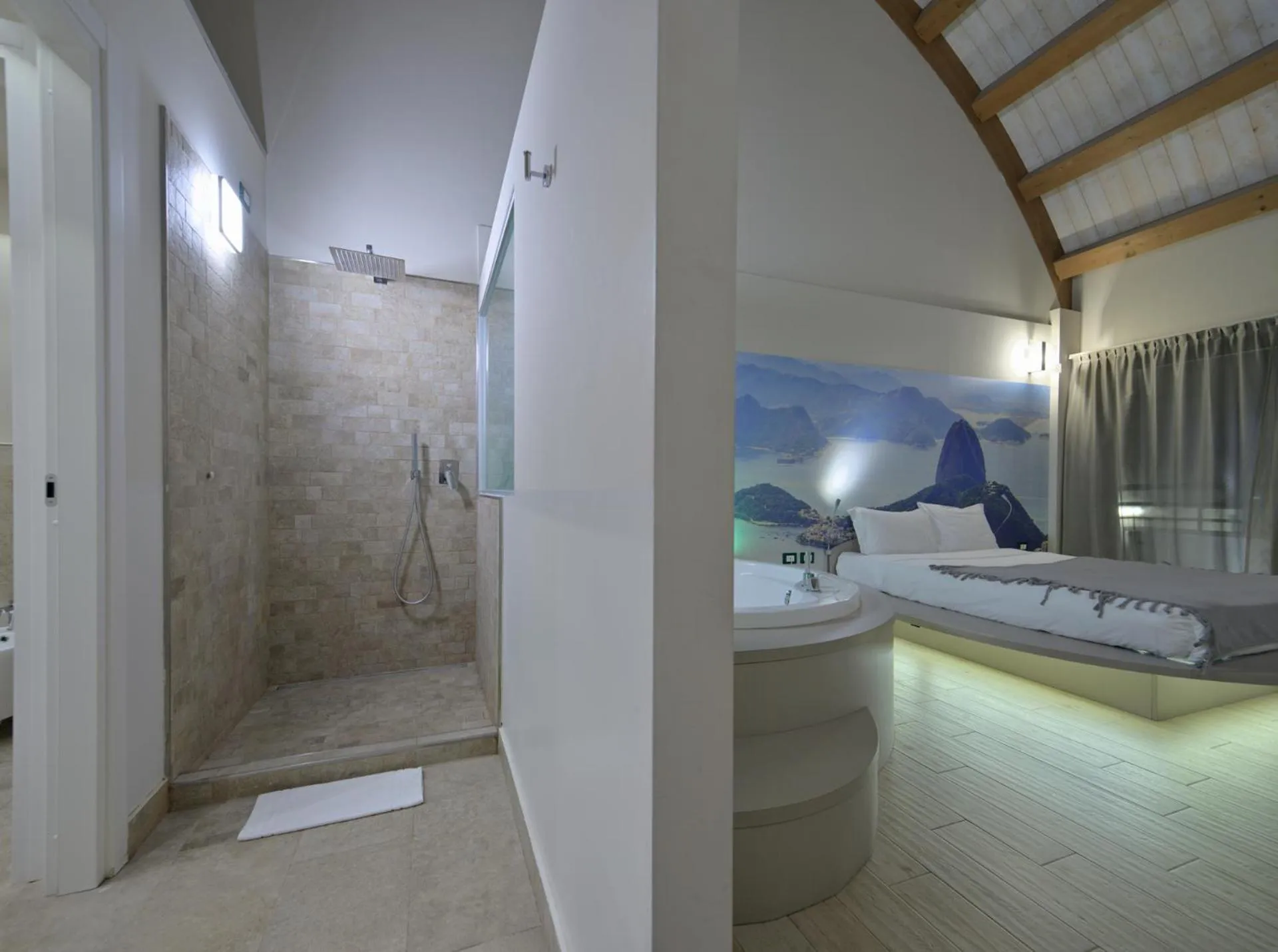 Shower in Hotel Seven Rooms