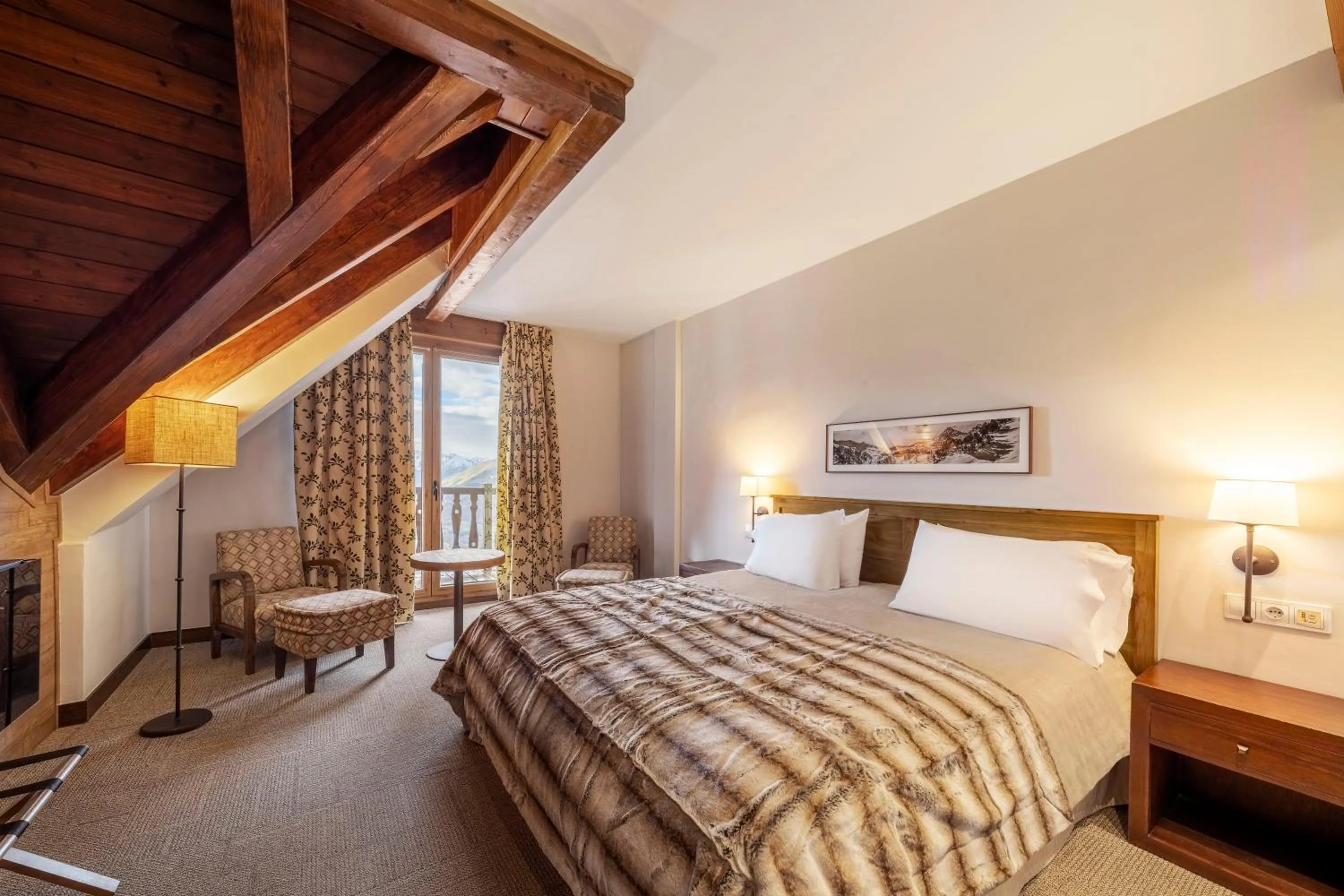 Photo of the whole room, Bed in Eurostars La Pleta