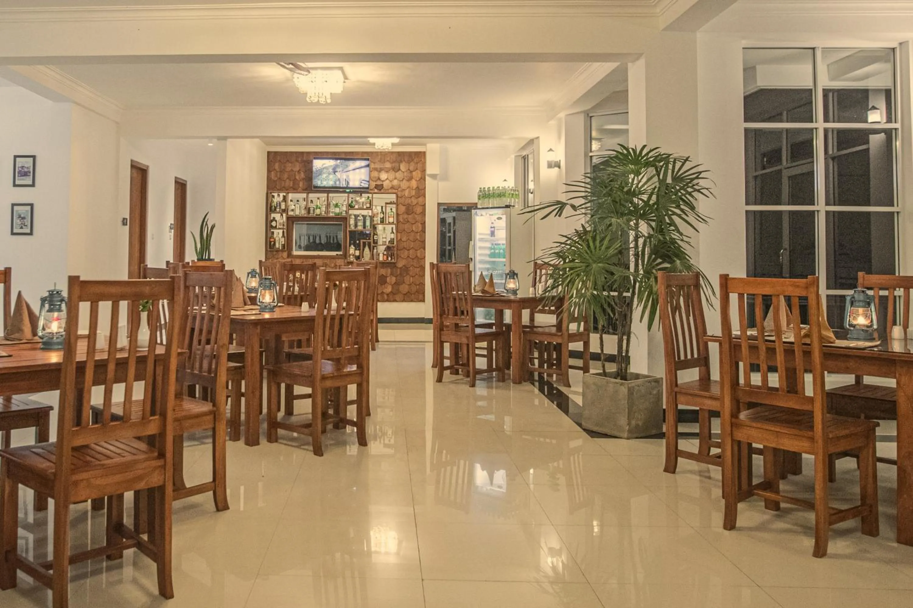 Restaurant/places to eat in Hotel Onrock