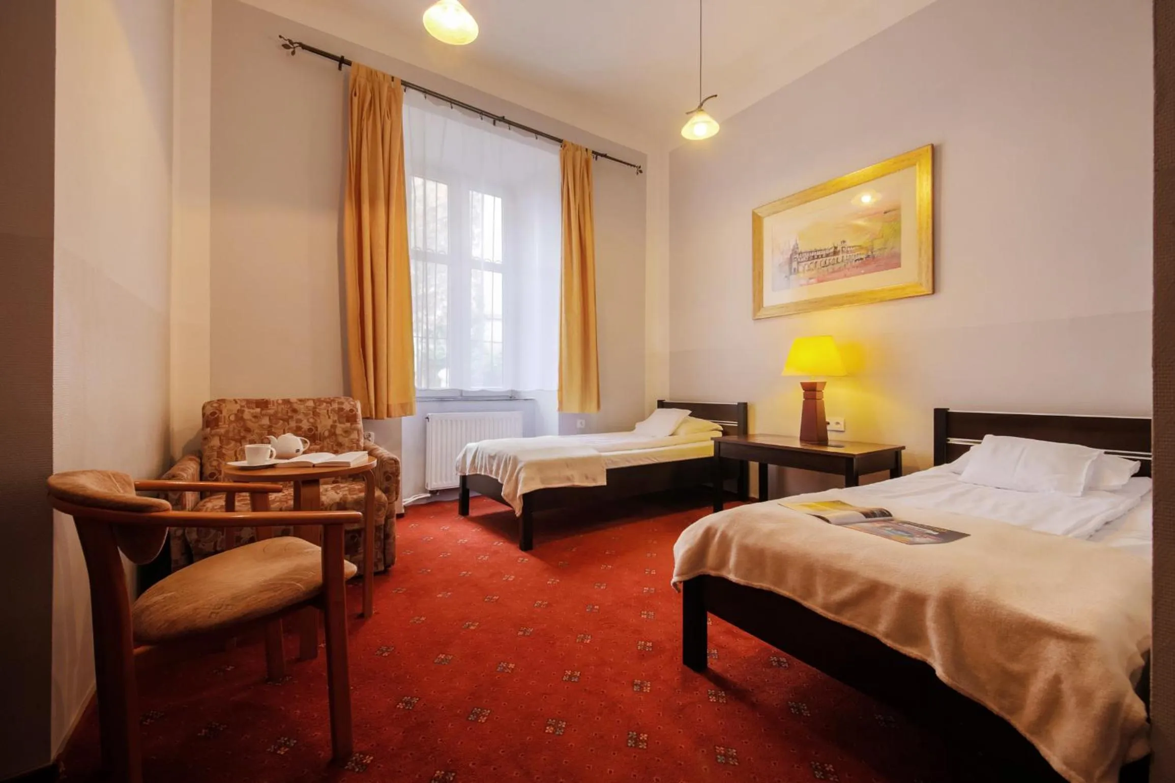 Photo of the whole room, Bed in Red Carpet Hostel