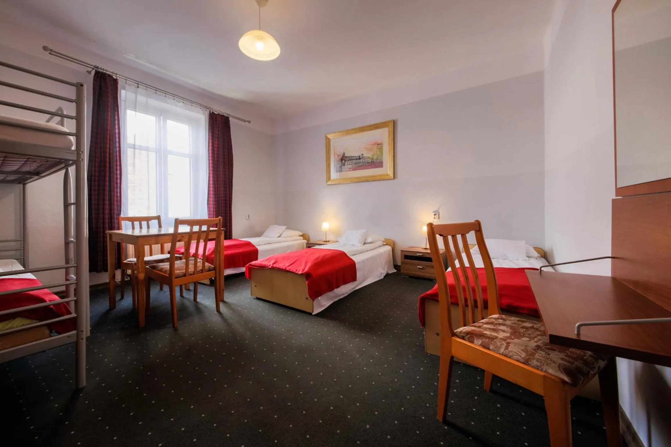 Photo of the whole room, Bed in Red Carpet Hostel