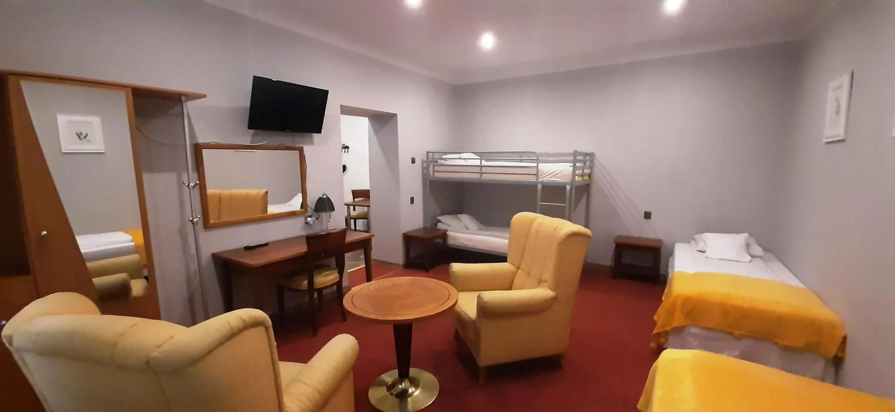 Bedroom, Bed in Red Carpet Hostel