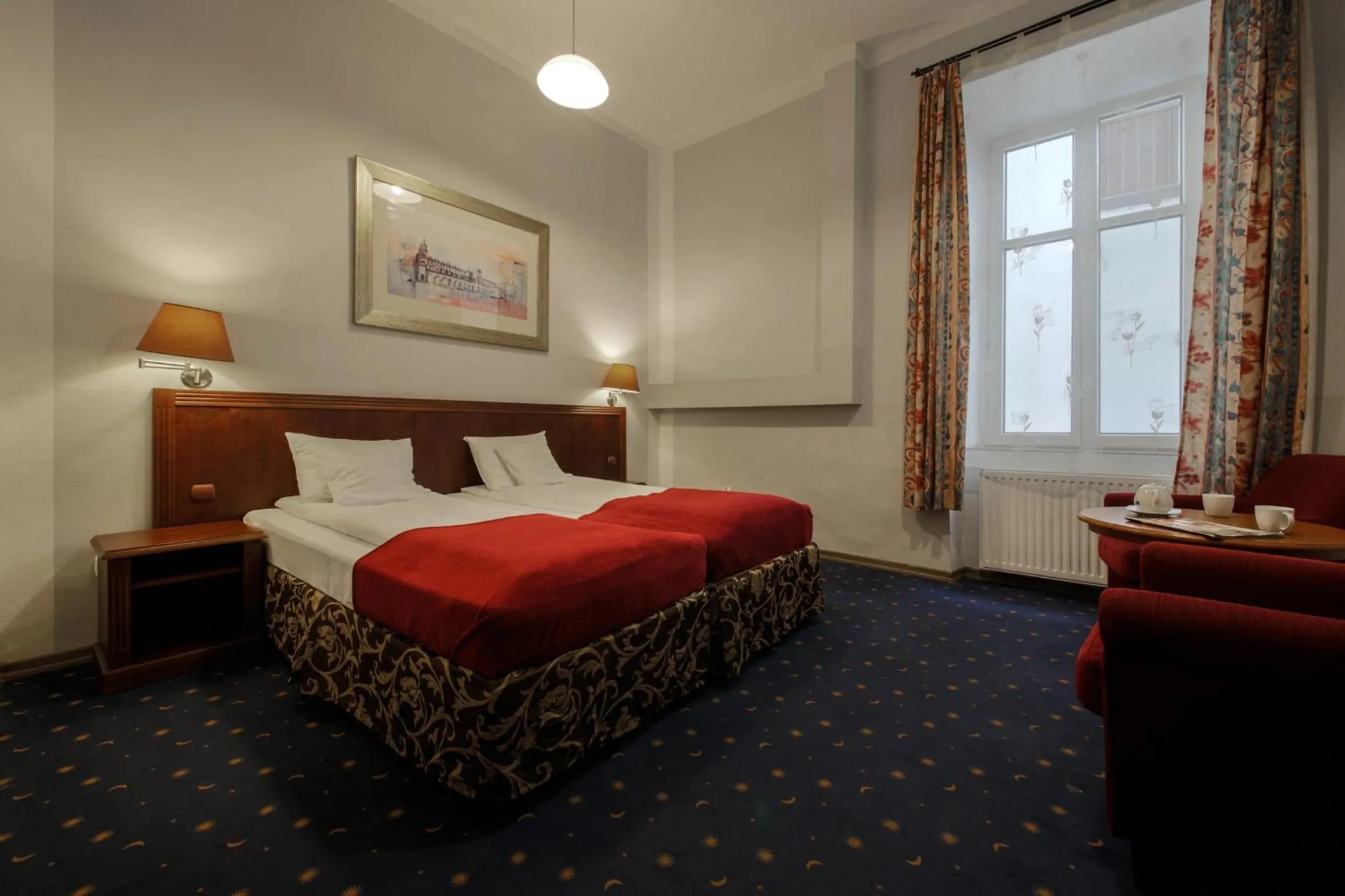 Photo of the whole room, Bed in Red Carpet Hostel