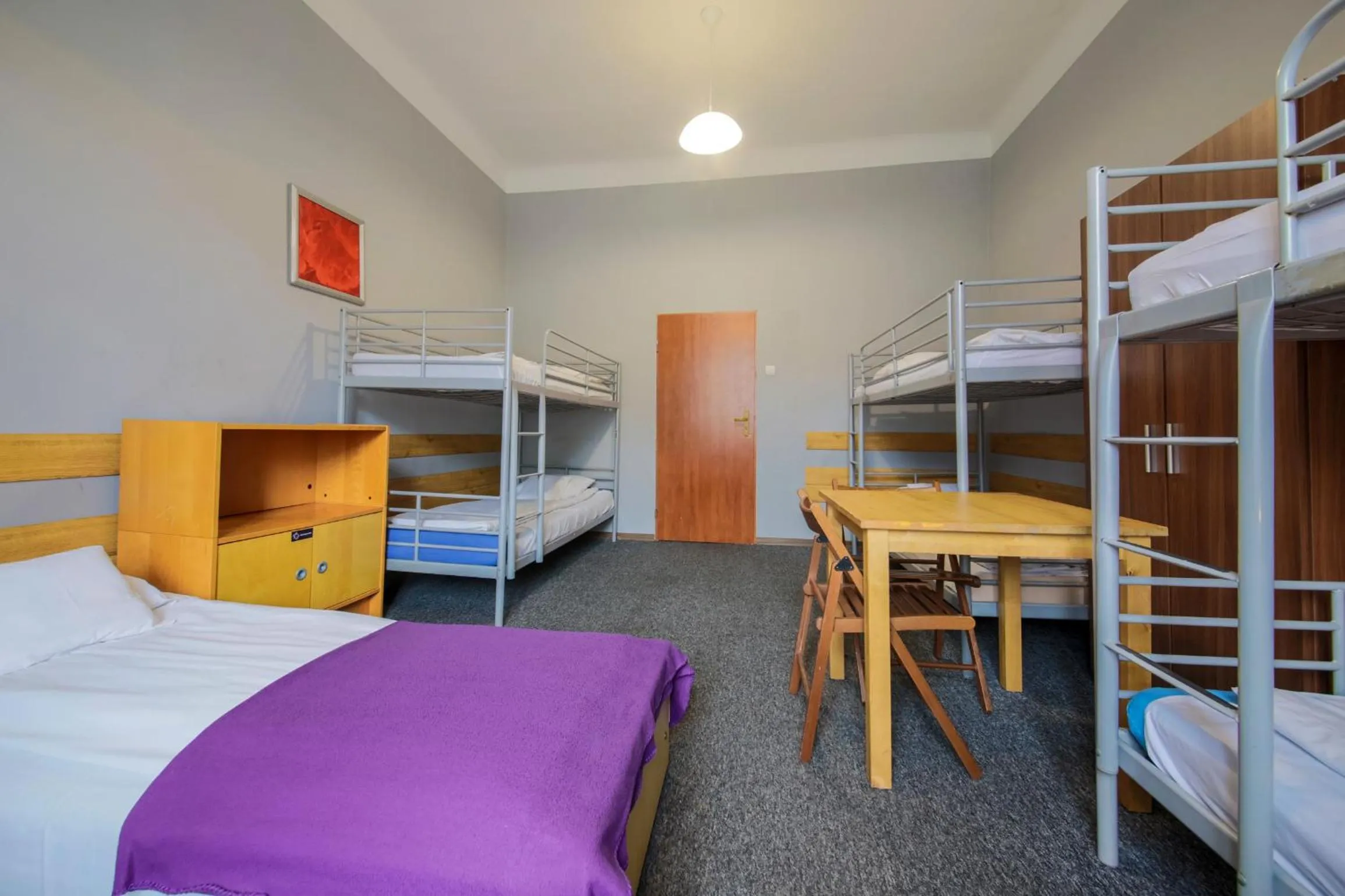 Photo of the whole room, Bed in Red Carpet Hostel