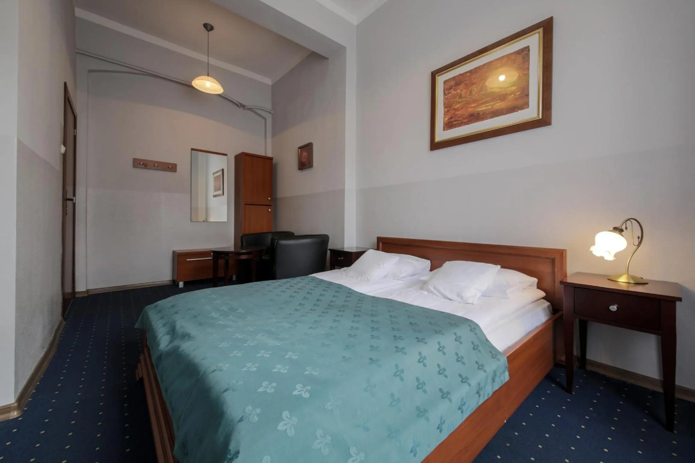 Photo of the whole room, Bed in Red Carpet Hostel