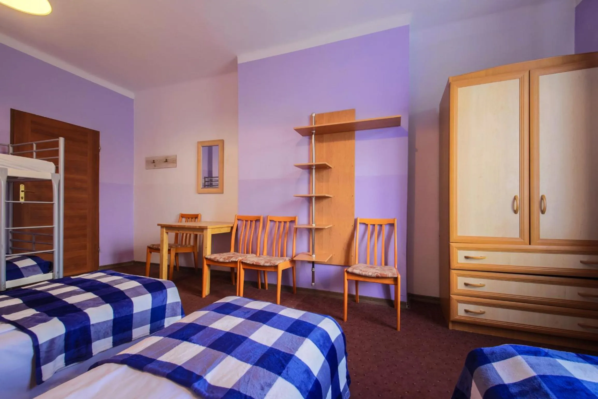 Photo of the whole room, Bed in Red Carpet Hostel