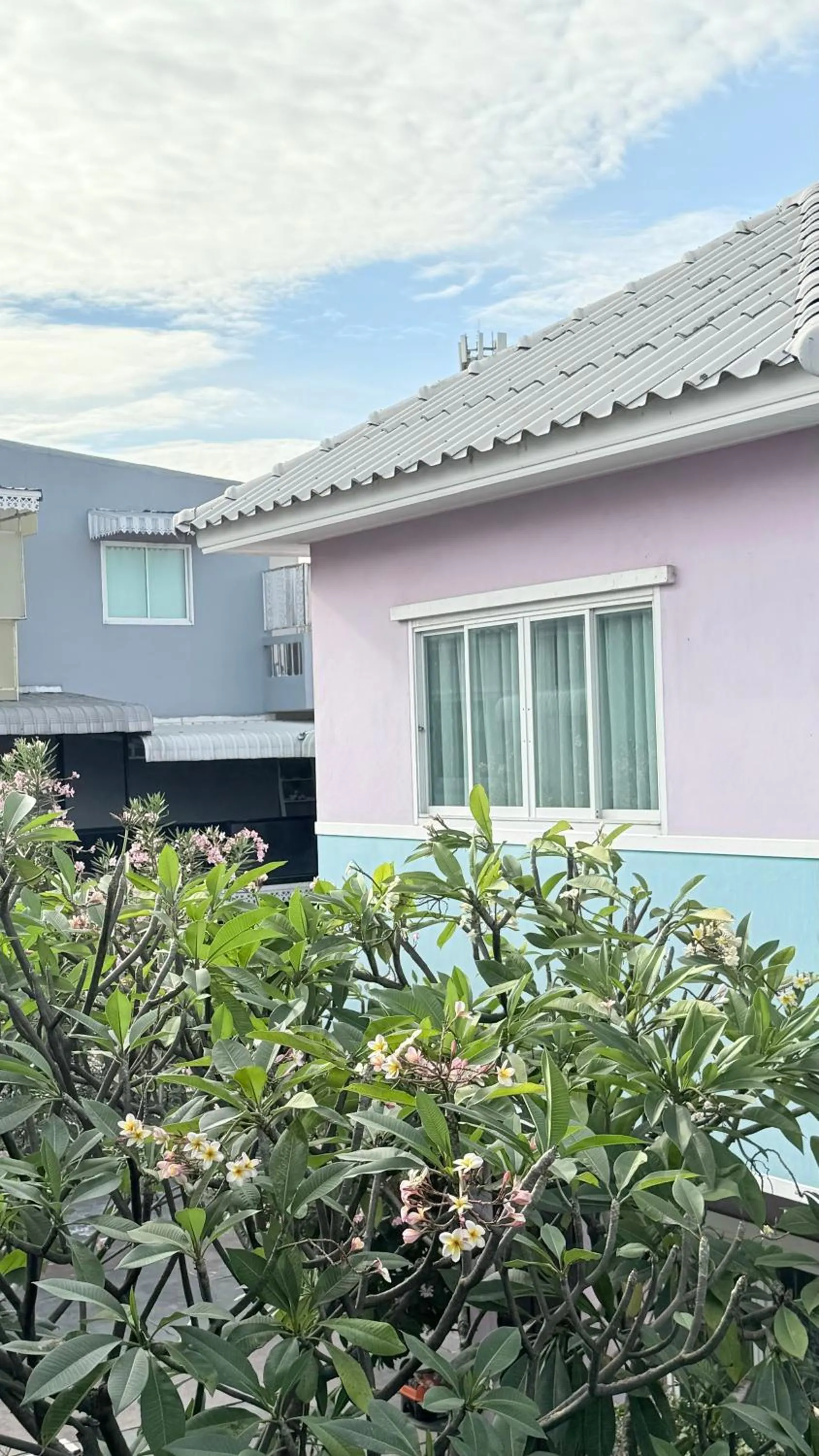 Property building in Issara House Bangkok