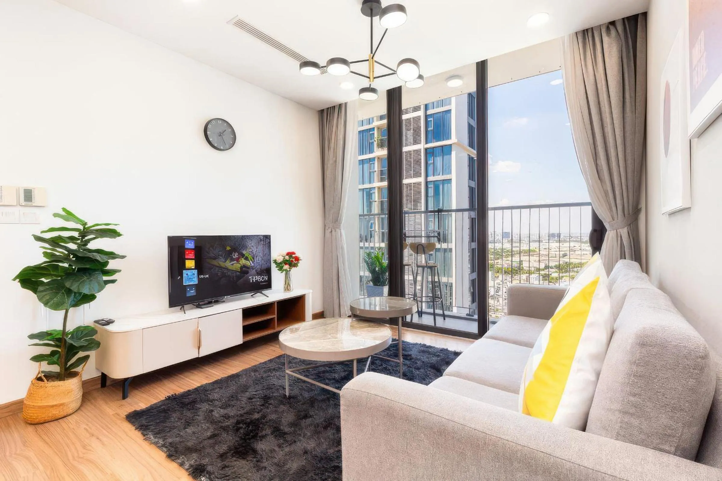 TV and multimedia in Eco Green Saigon - Free Gym & Netflix & Pool