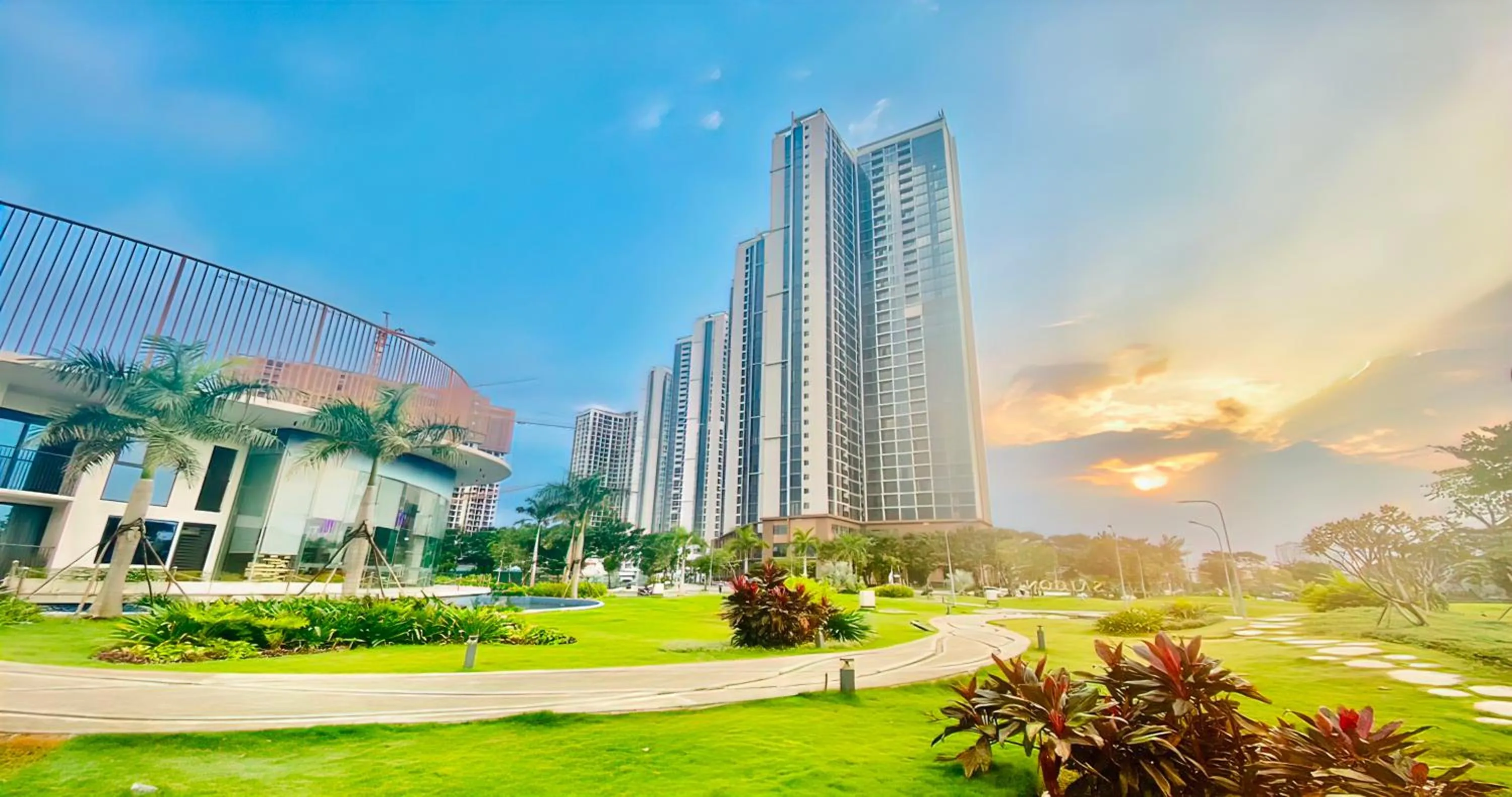 Property building in Eco Green Saigon - Free Gym & Netflix & Pool