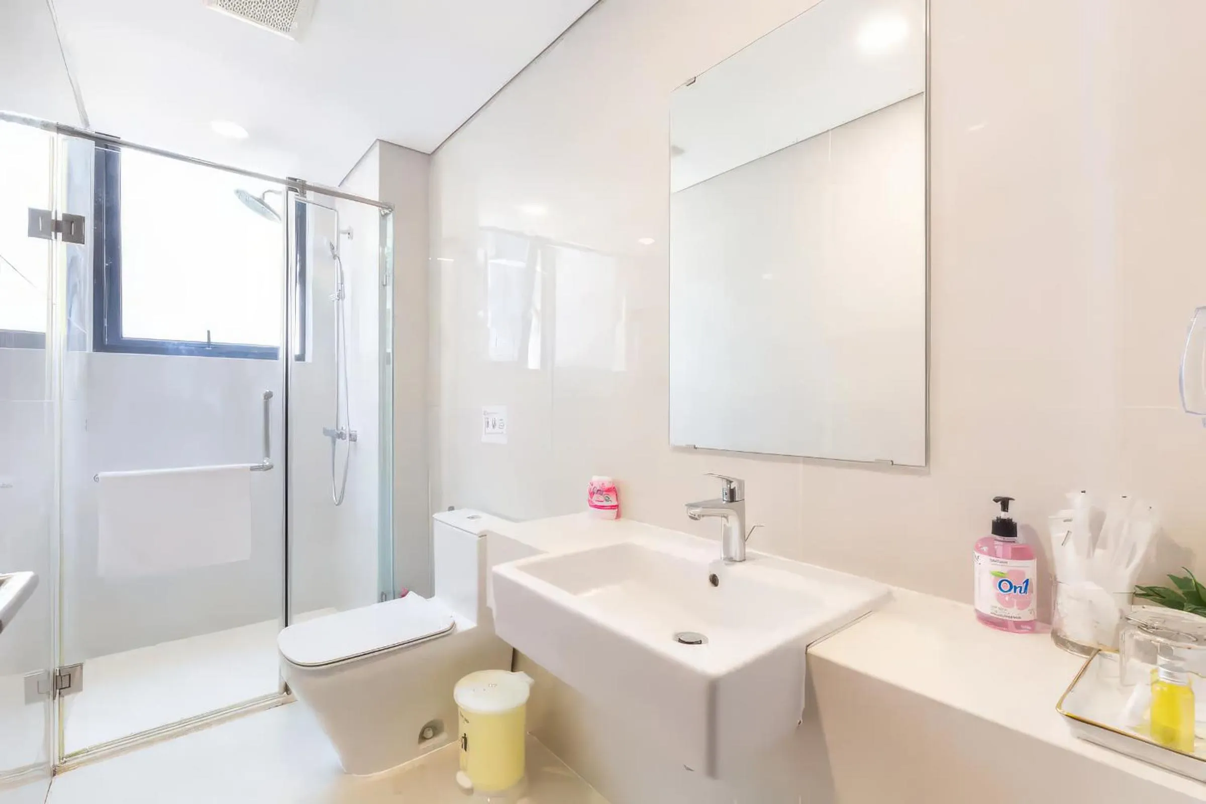 Bathroom in Eco Green Saigon - Free Gym & Netflix & Pool