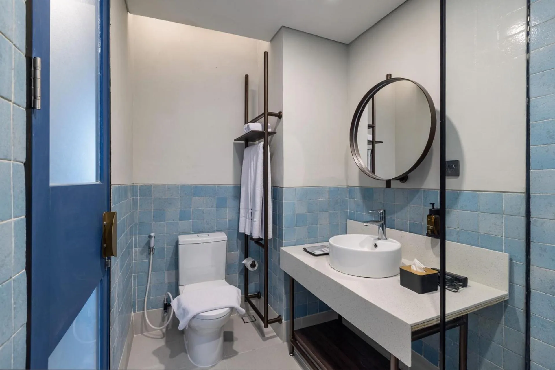 Toilet in ARTOTEL Hub Simpang Temu Jakarta