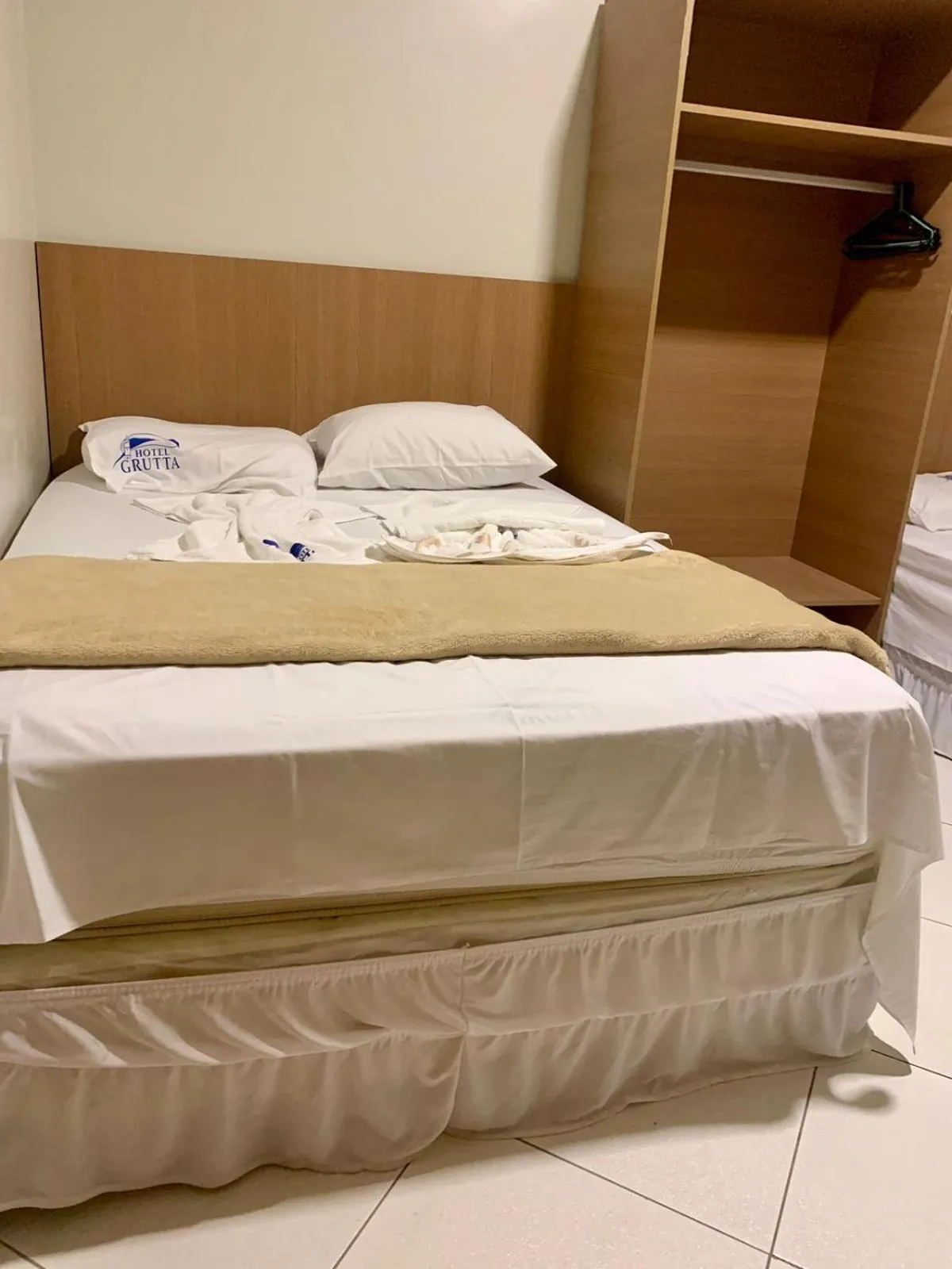 Bed in Hotel Grutta