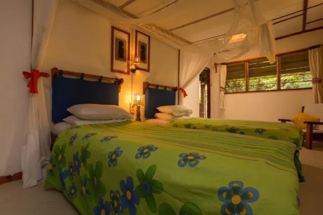 Bedroom, Bed in Outpost Lodge