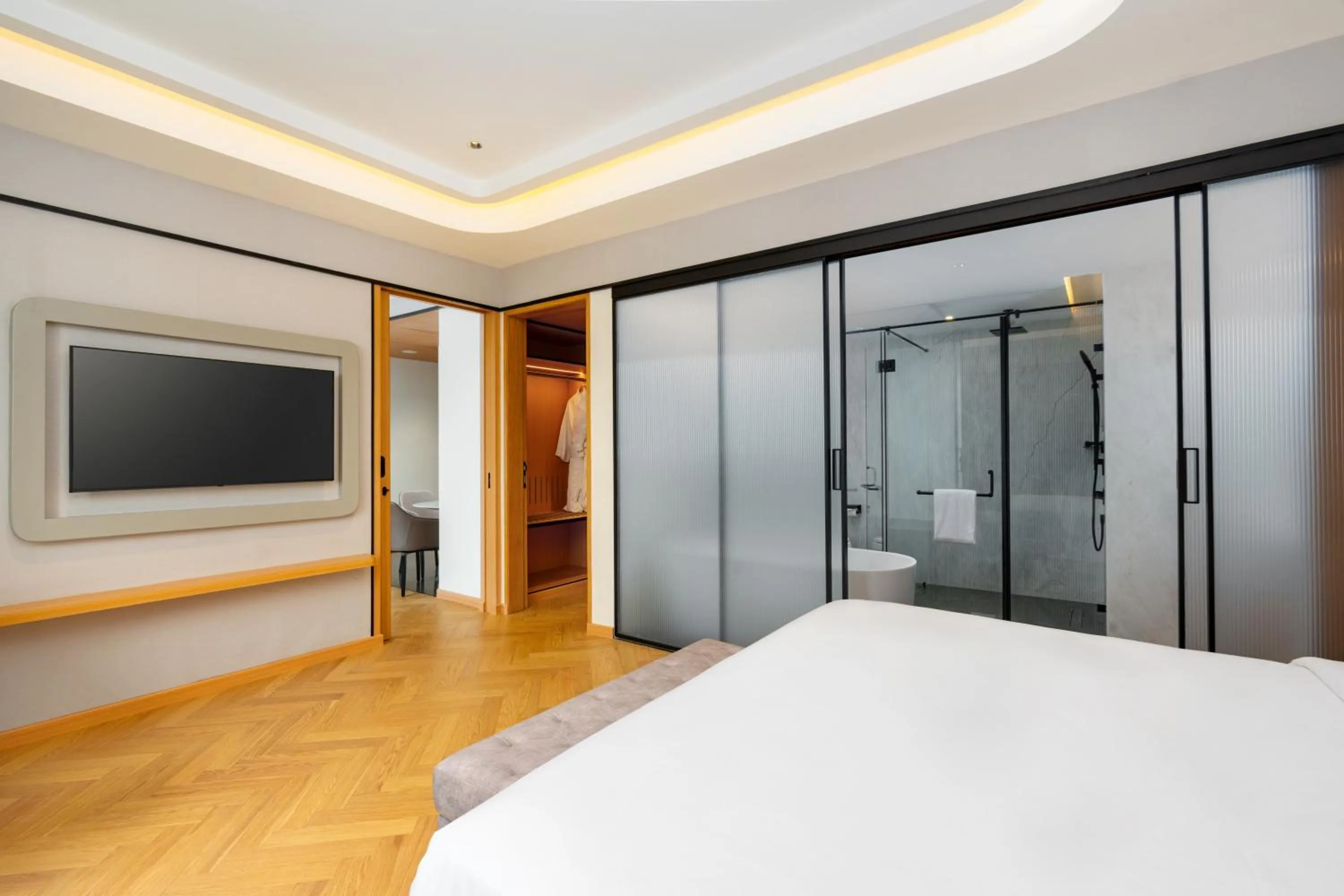 Bedroom, Bed in Radisson Hotel Prayagraj