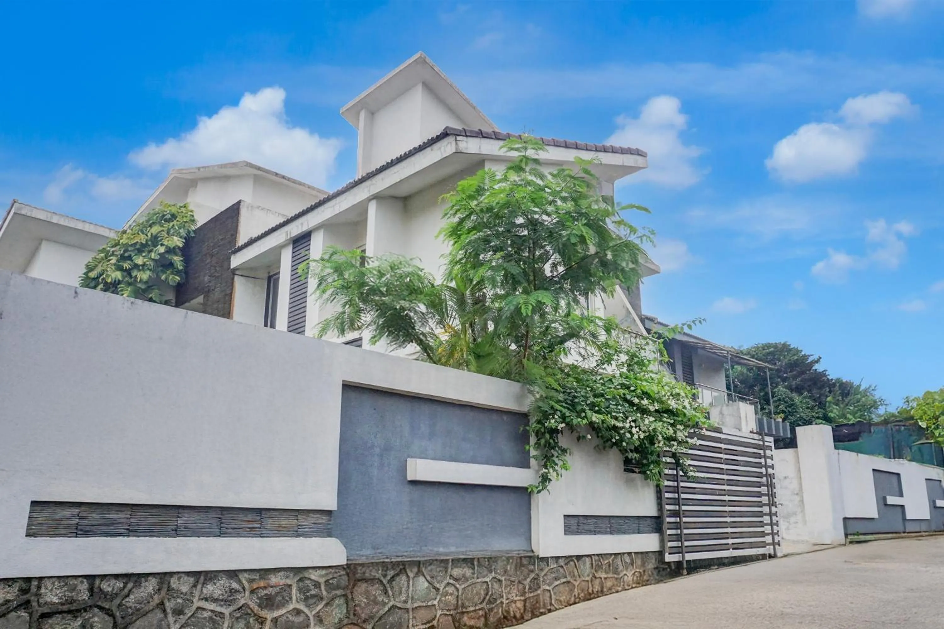 Facade/entrance in Super Collection O Khatri Park Formerly Aum Villa