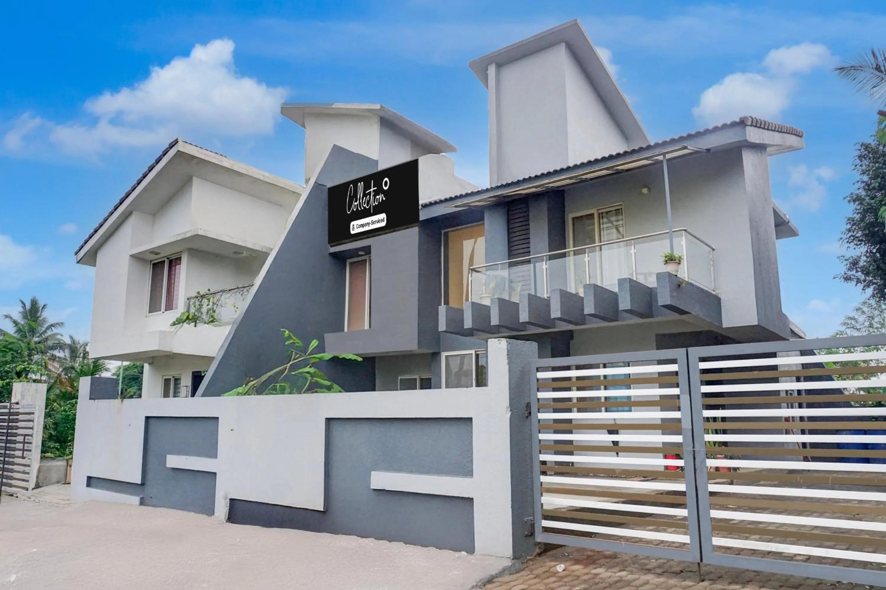 Facade/entrance in Super Collection O Khatri Park Formerly Aum Villa