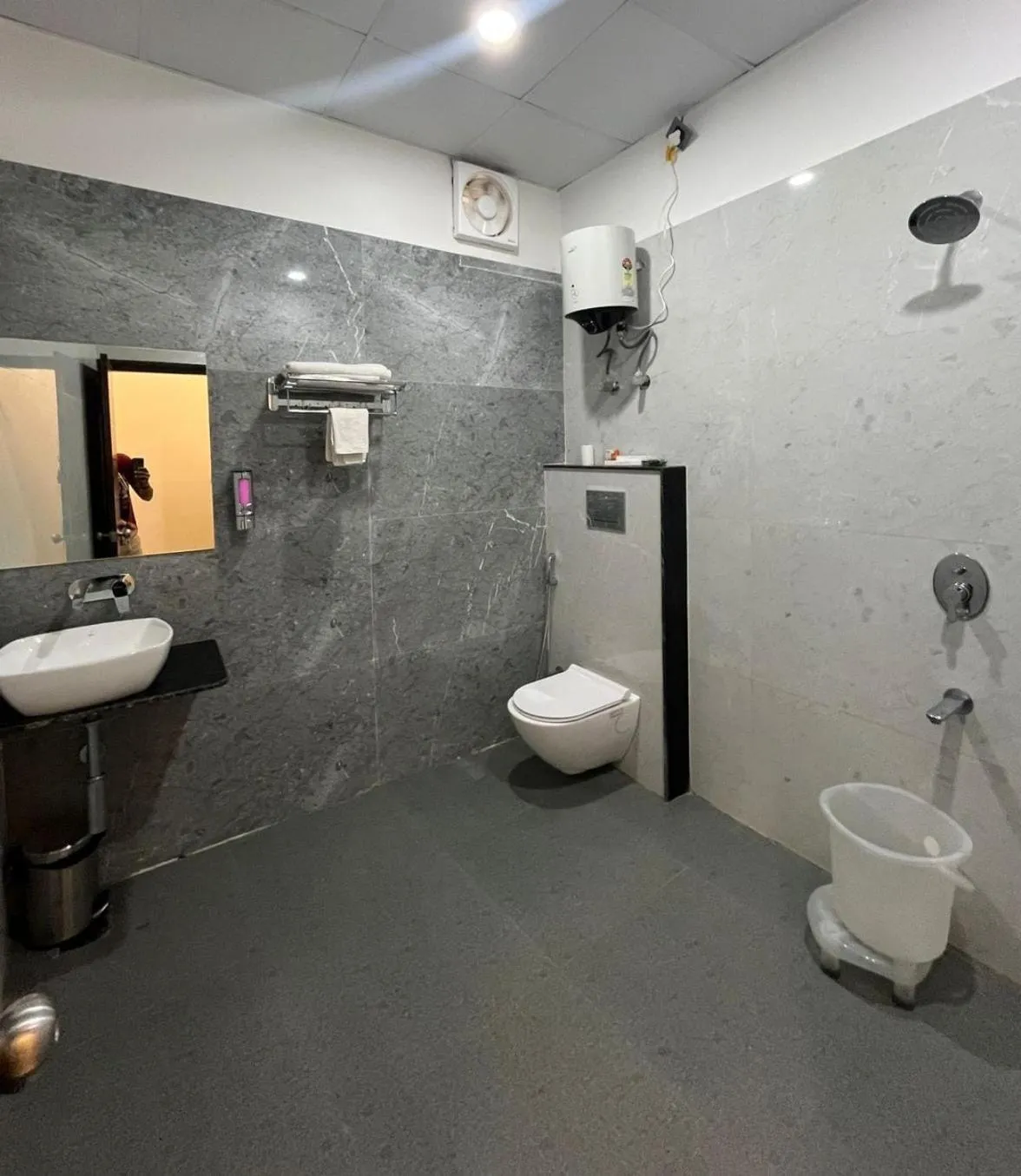 Shower in THE GOVIND PALACE