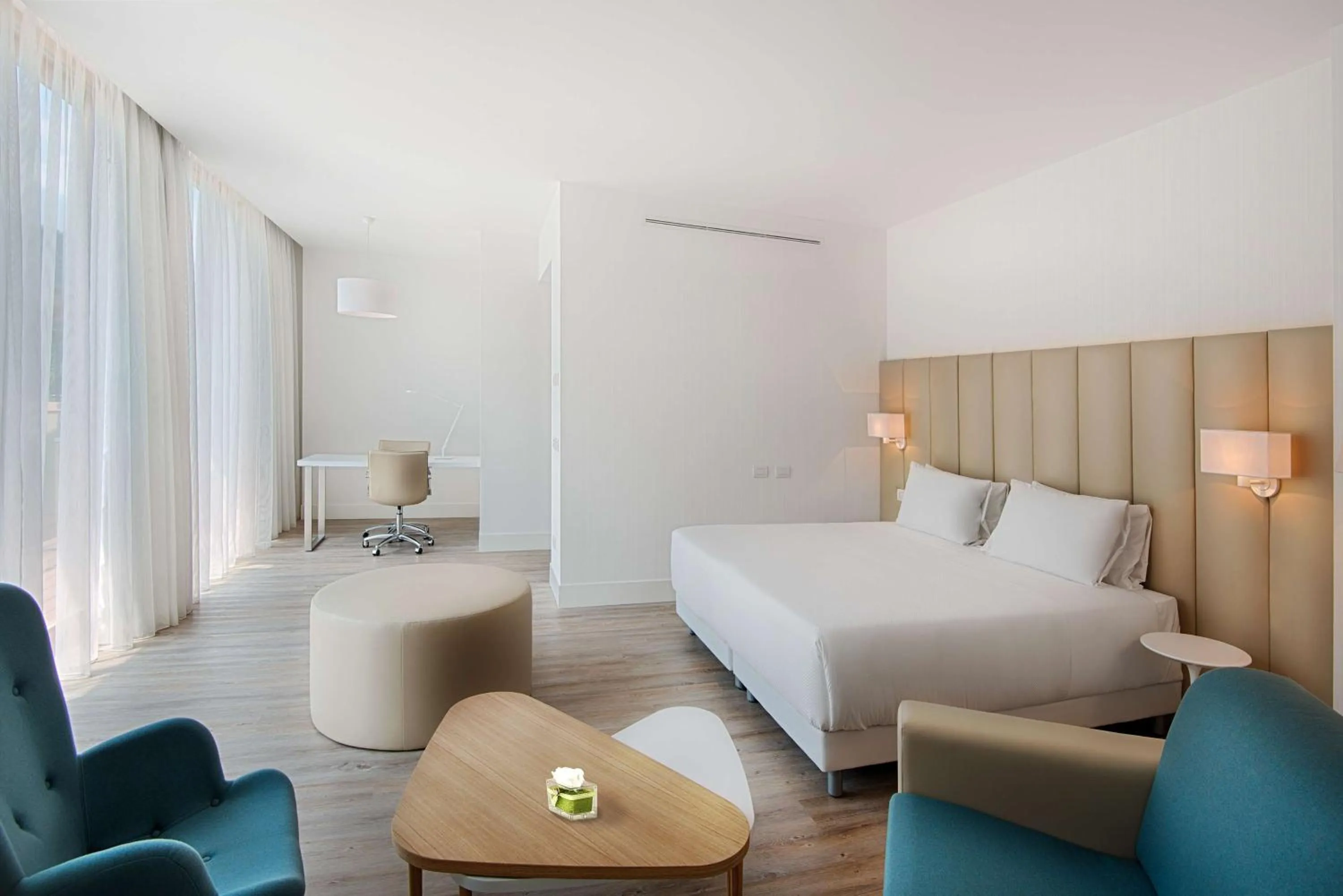 Photo of the whole room, Bed in NH Trento