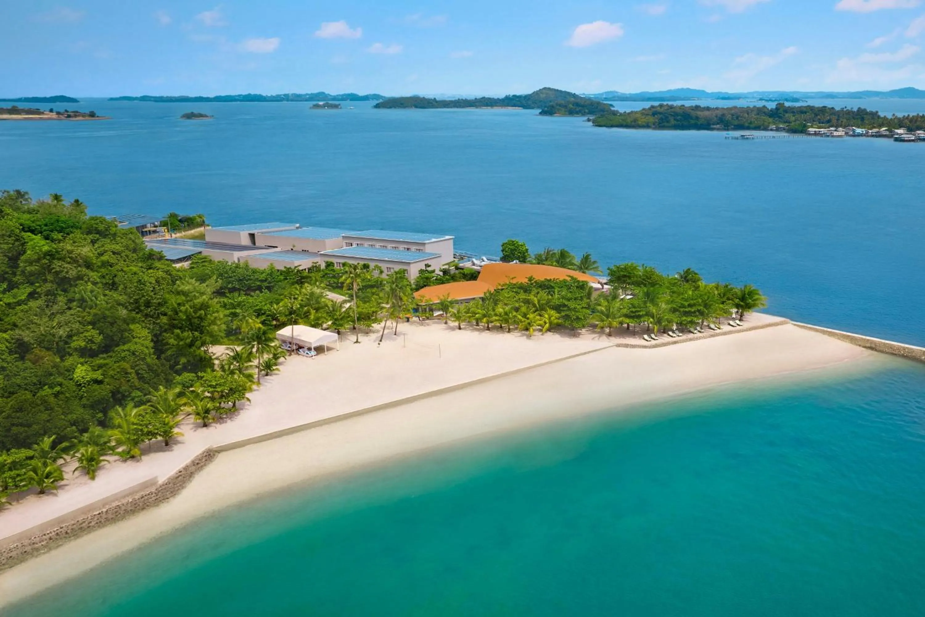 Beach in The Westin Nirup Island Resort & Spa