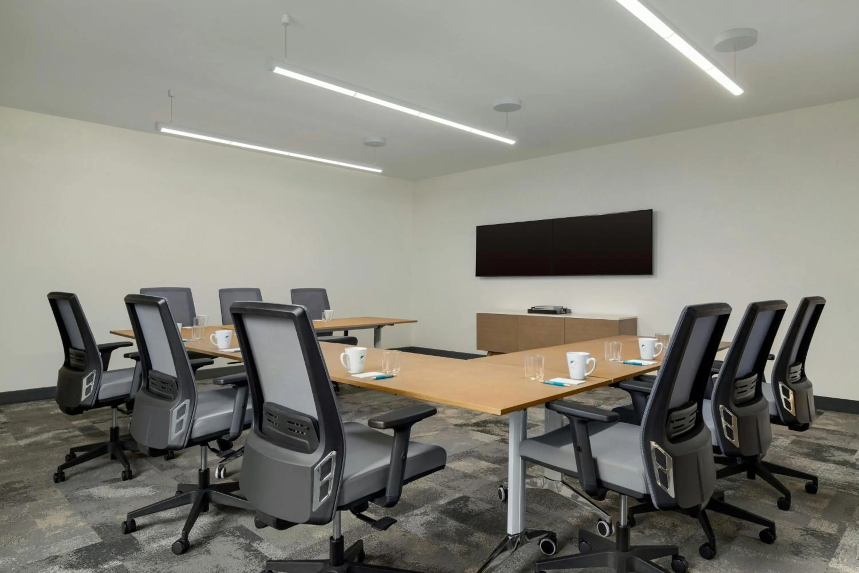 Meeting/conference room in Element Charleston Airport