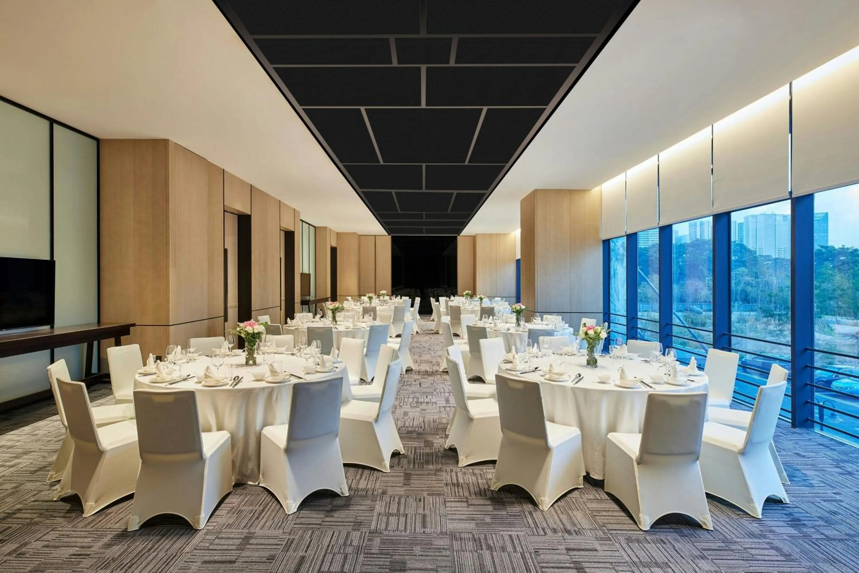 Meeting/conference room in Four Points by Sheraton Shenzhen, Guangming