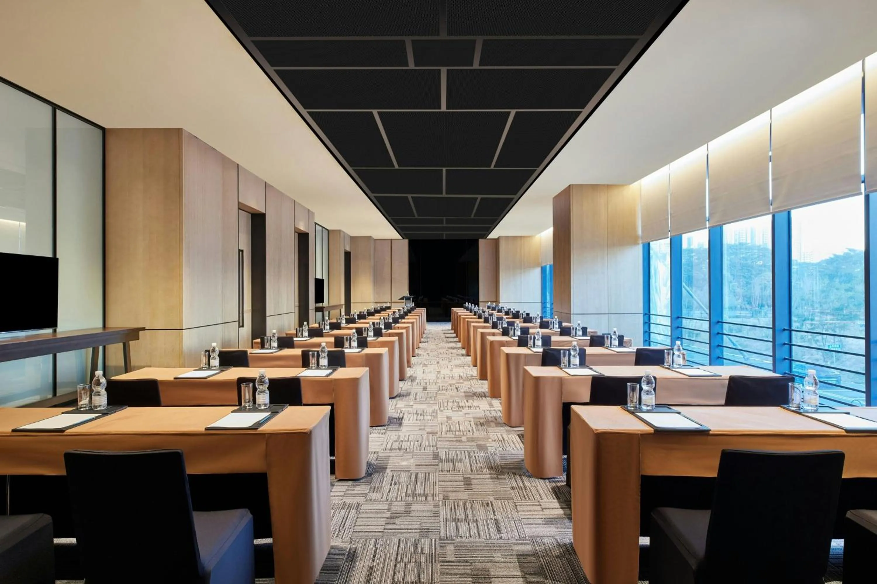 Meeting/conference room in Four Points by Sheraton Shenzhen, Guangming