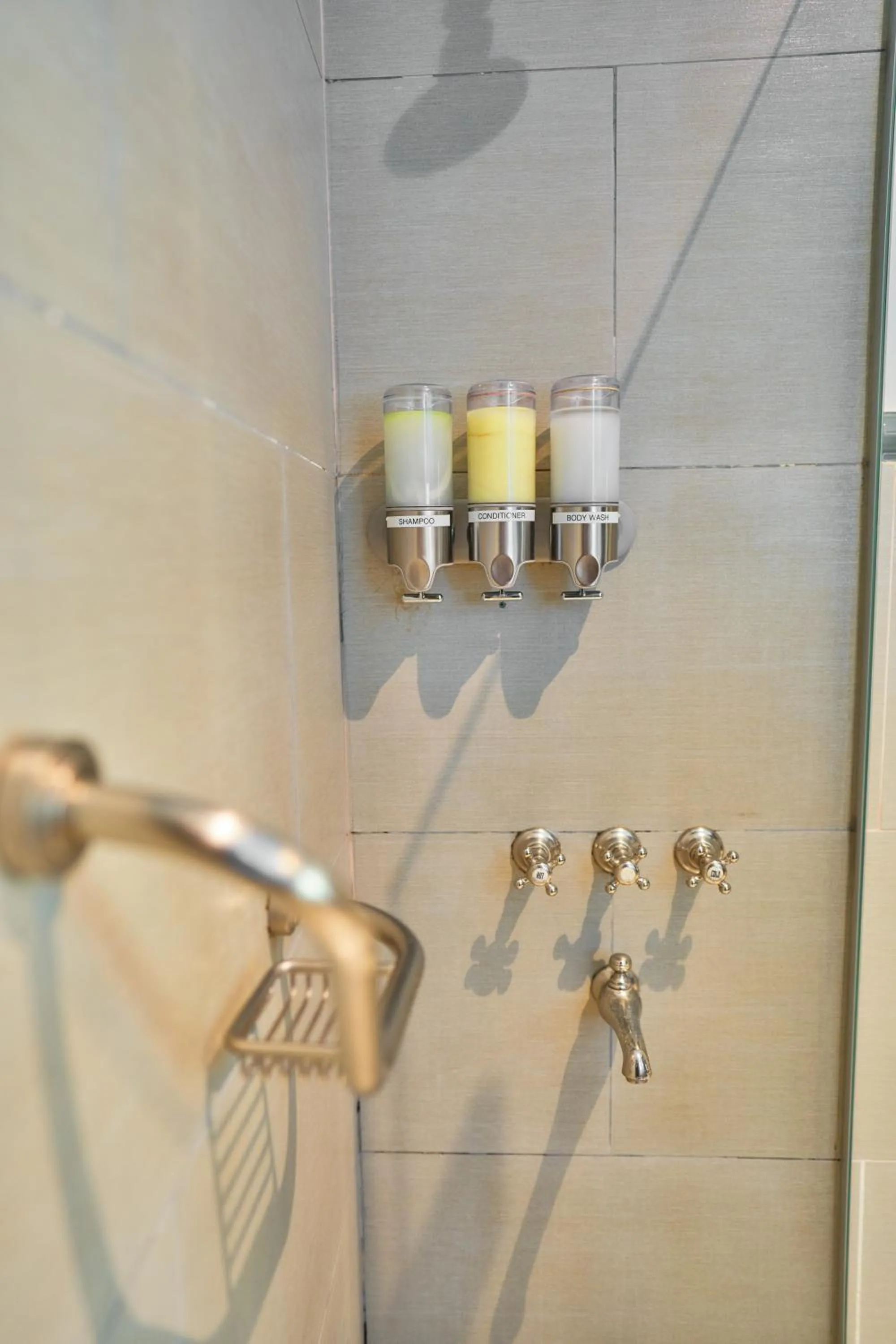 Shower in Miravida Soho Hotel & Wine Bar