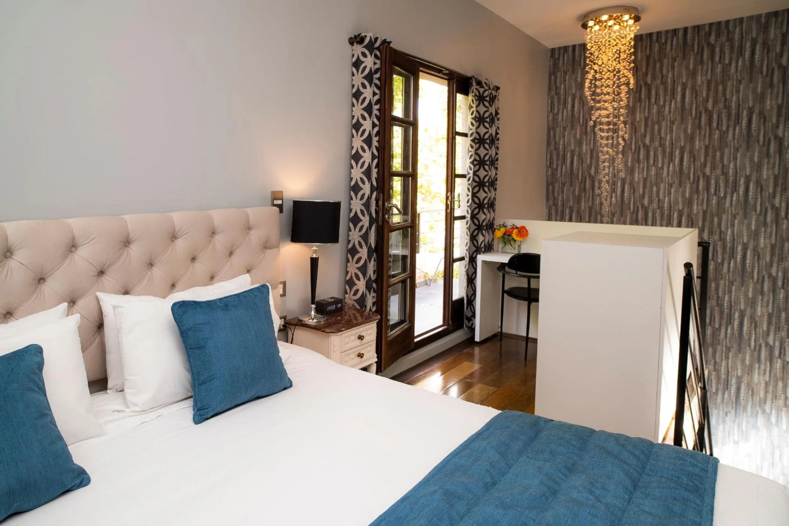 Bed in Miravida Soho Hotel & Wine Bar